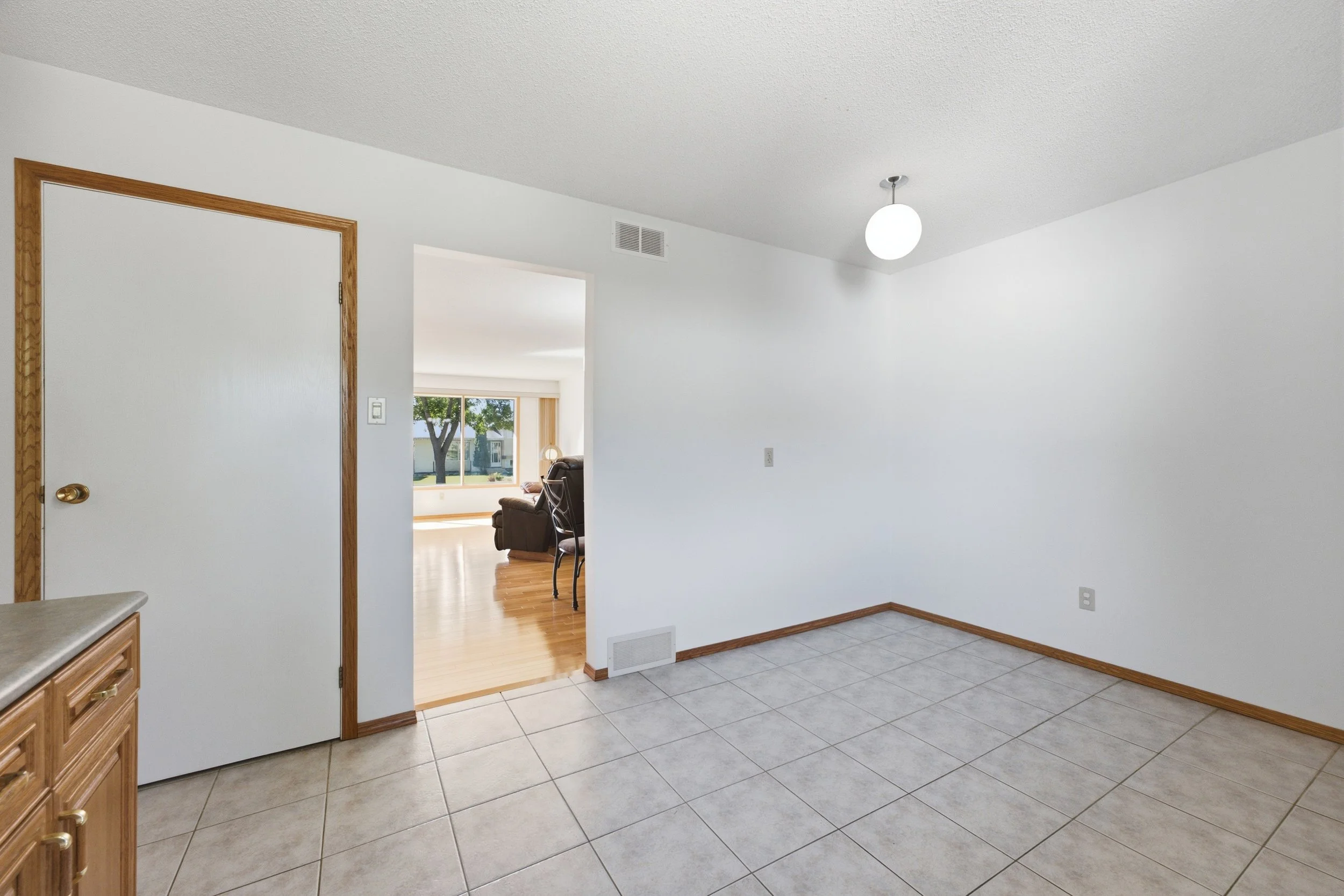 31 Dells Cres-13.jpg