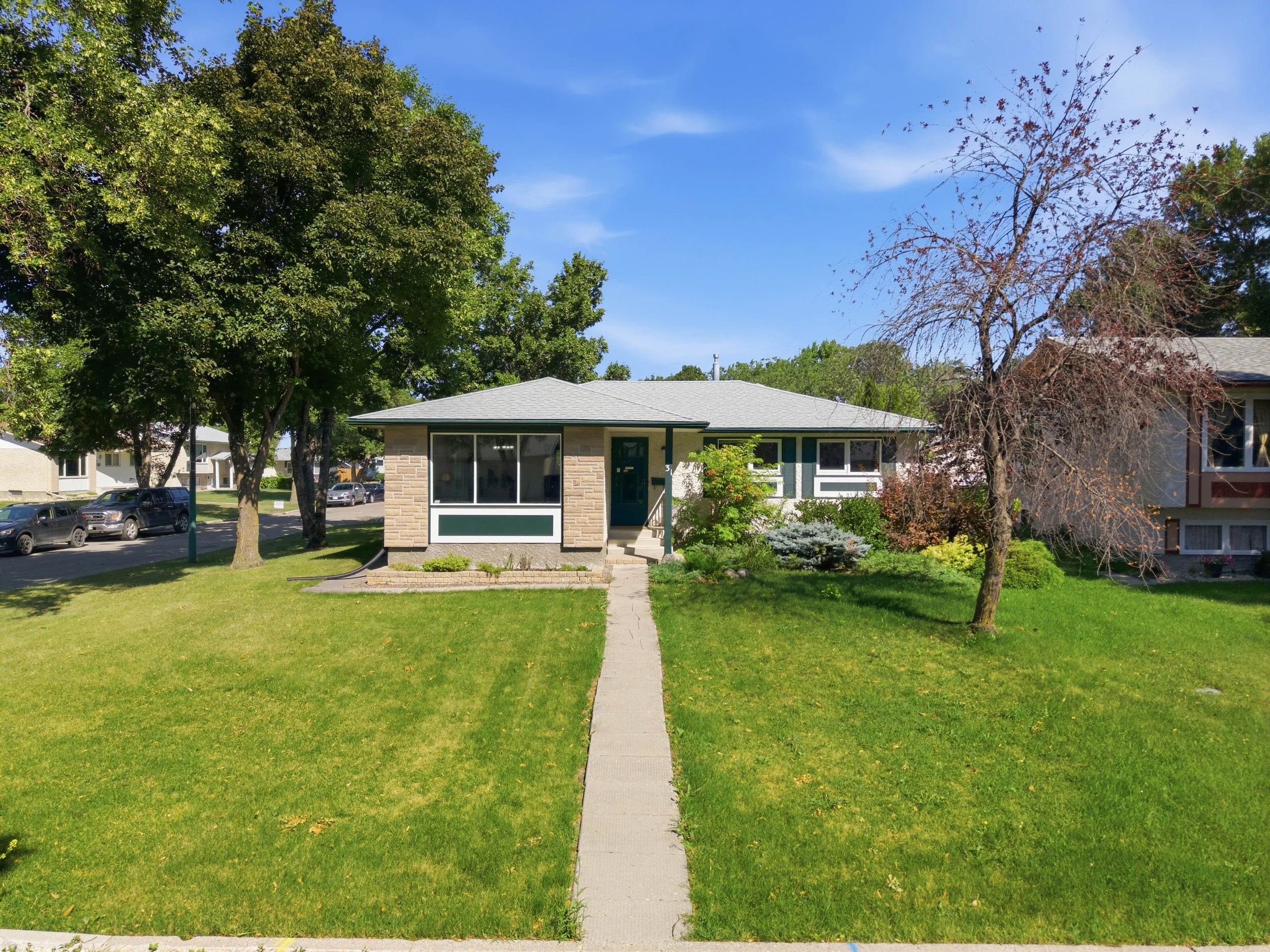 31 Dells Cres-1.jpg