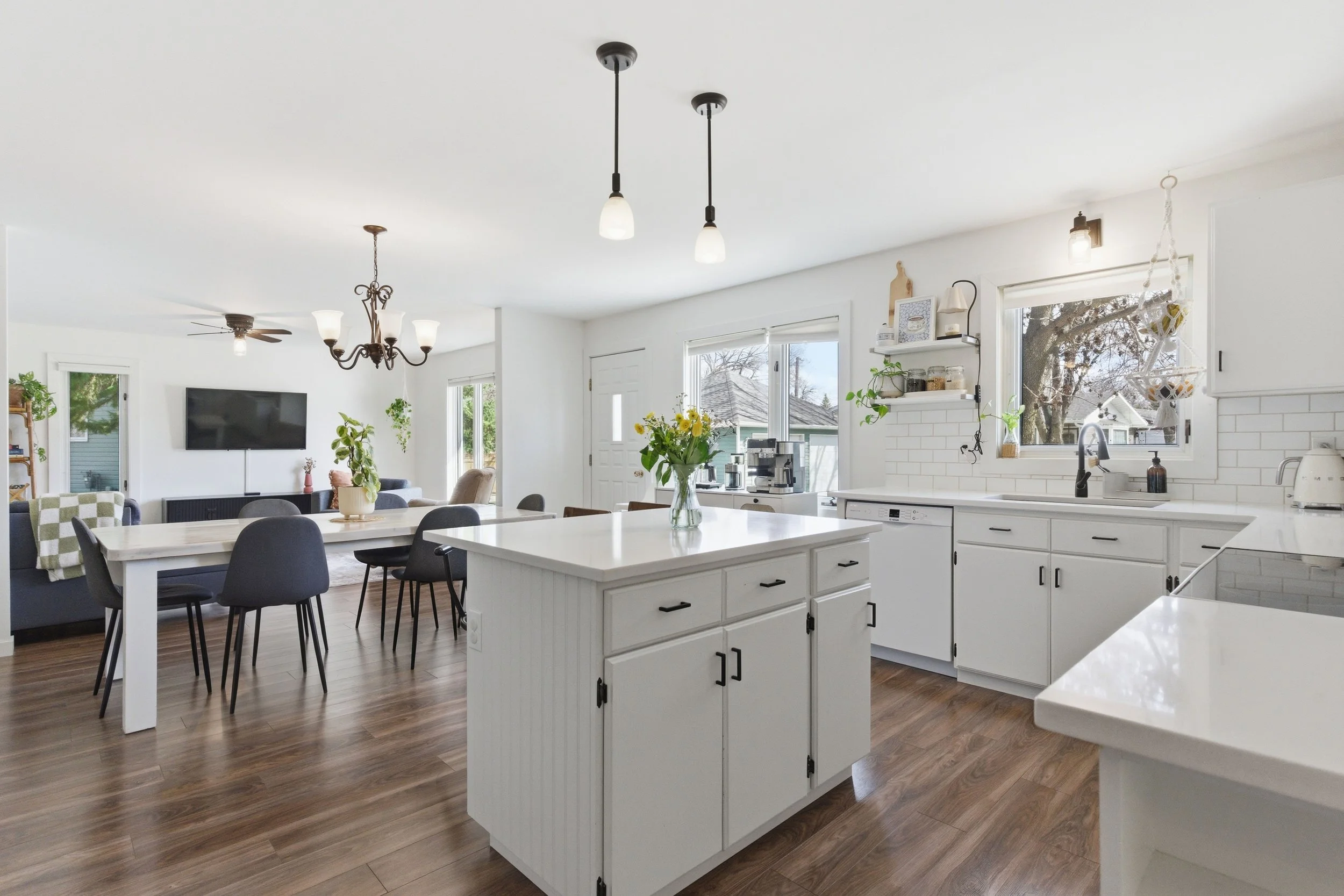 55 Spruce Cres-8.jpg