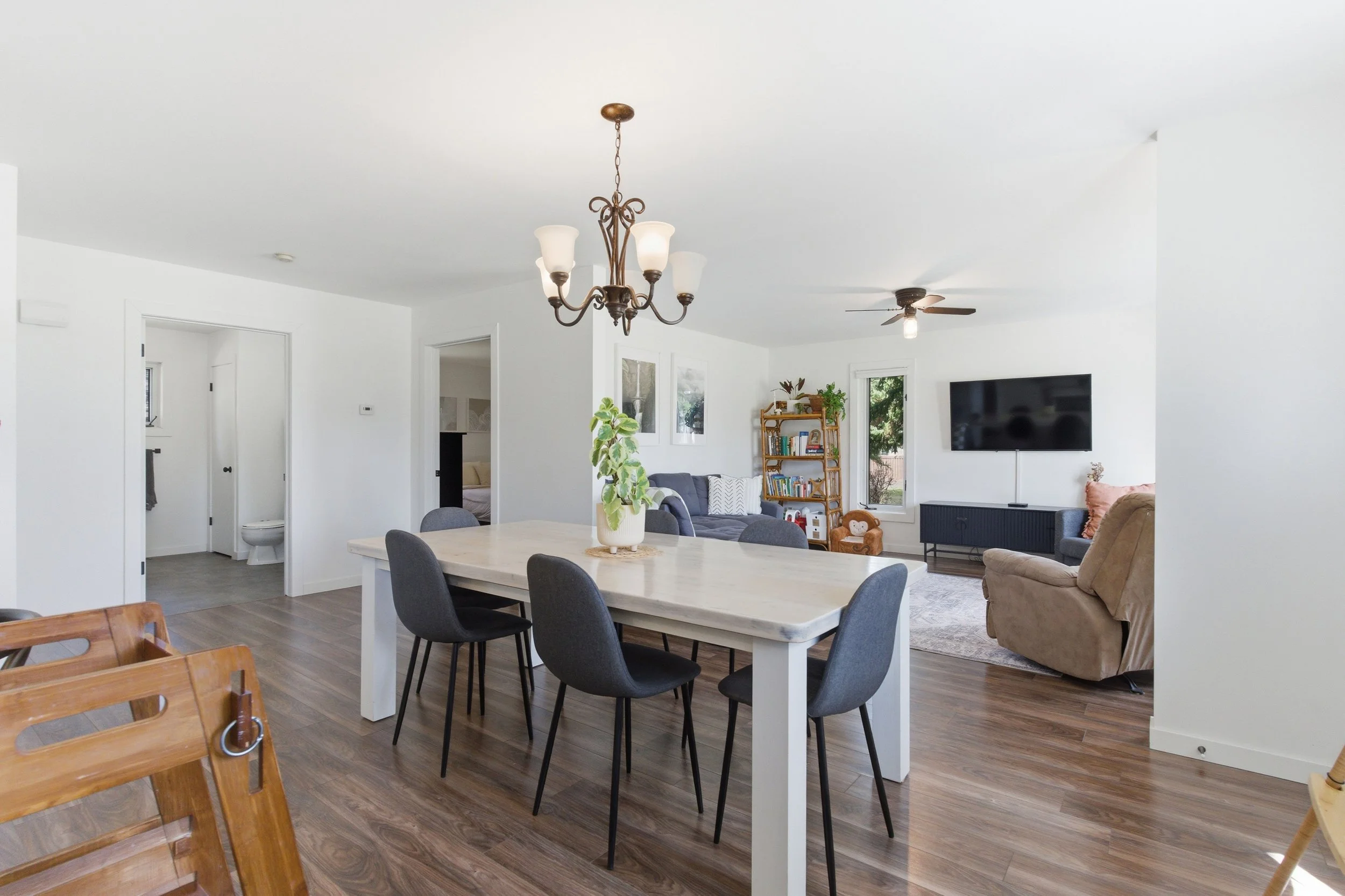 55 Spruce Cres-12.jpg