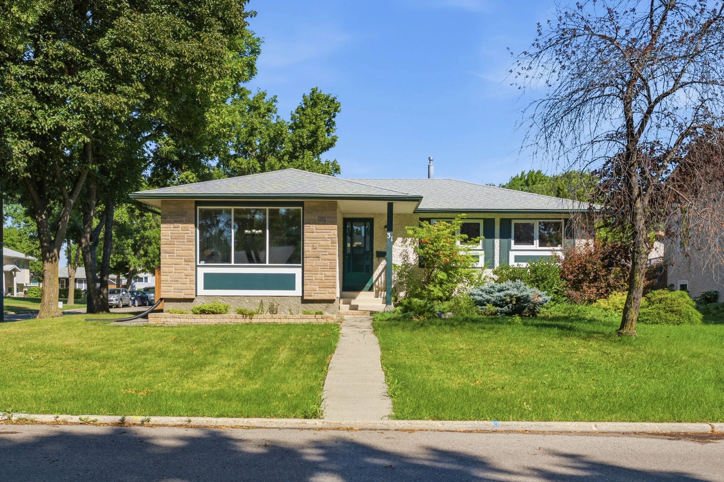 31 Dells Cres-2.jpg