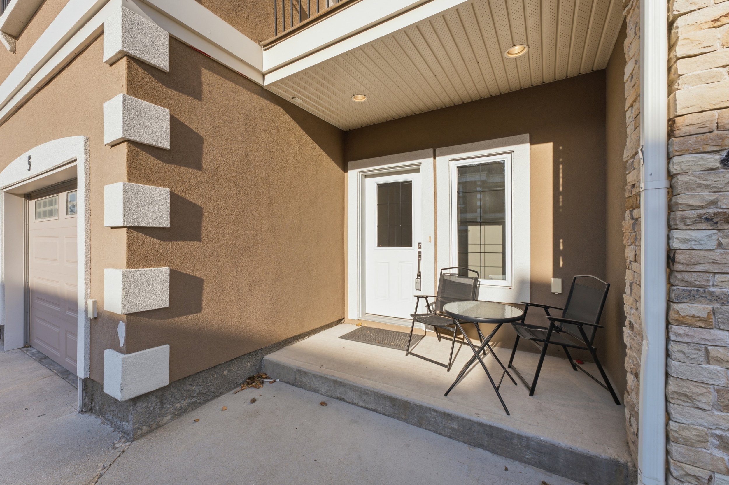 5-3377 Pembina Ave-6.jpg