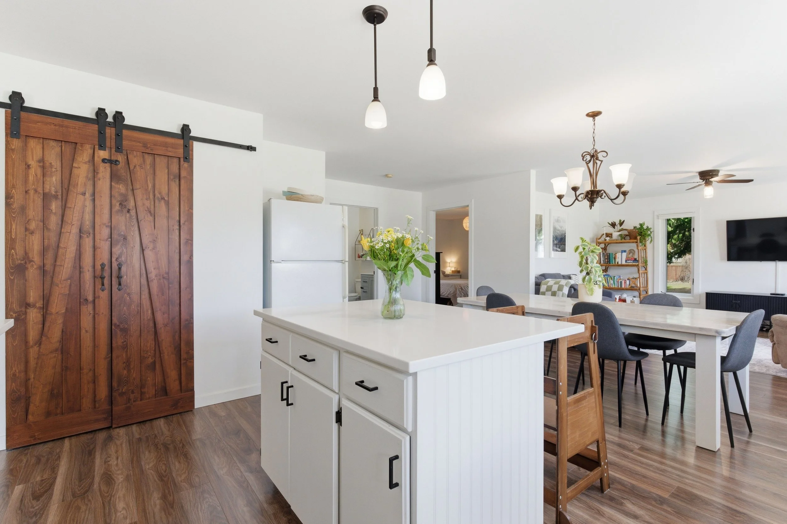 55 Spruce Cres-11.jpg