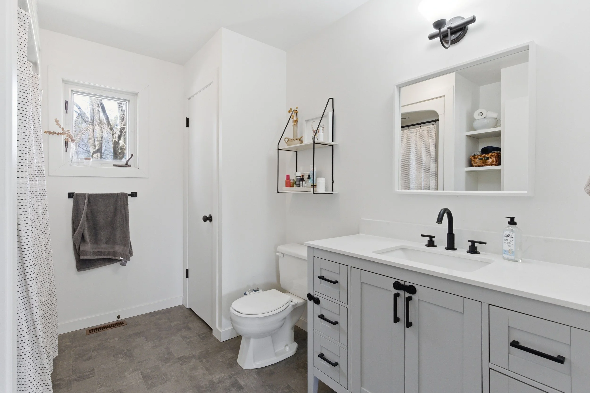 55 Spruce Cres-22.jpg