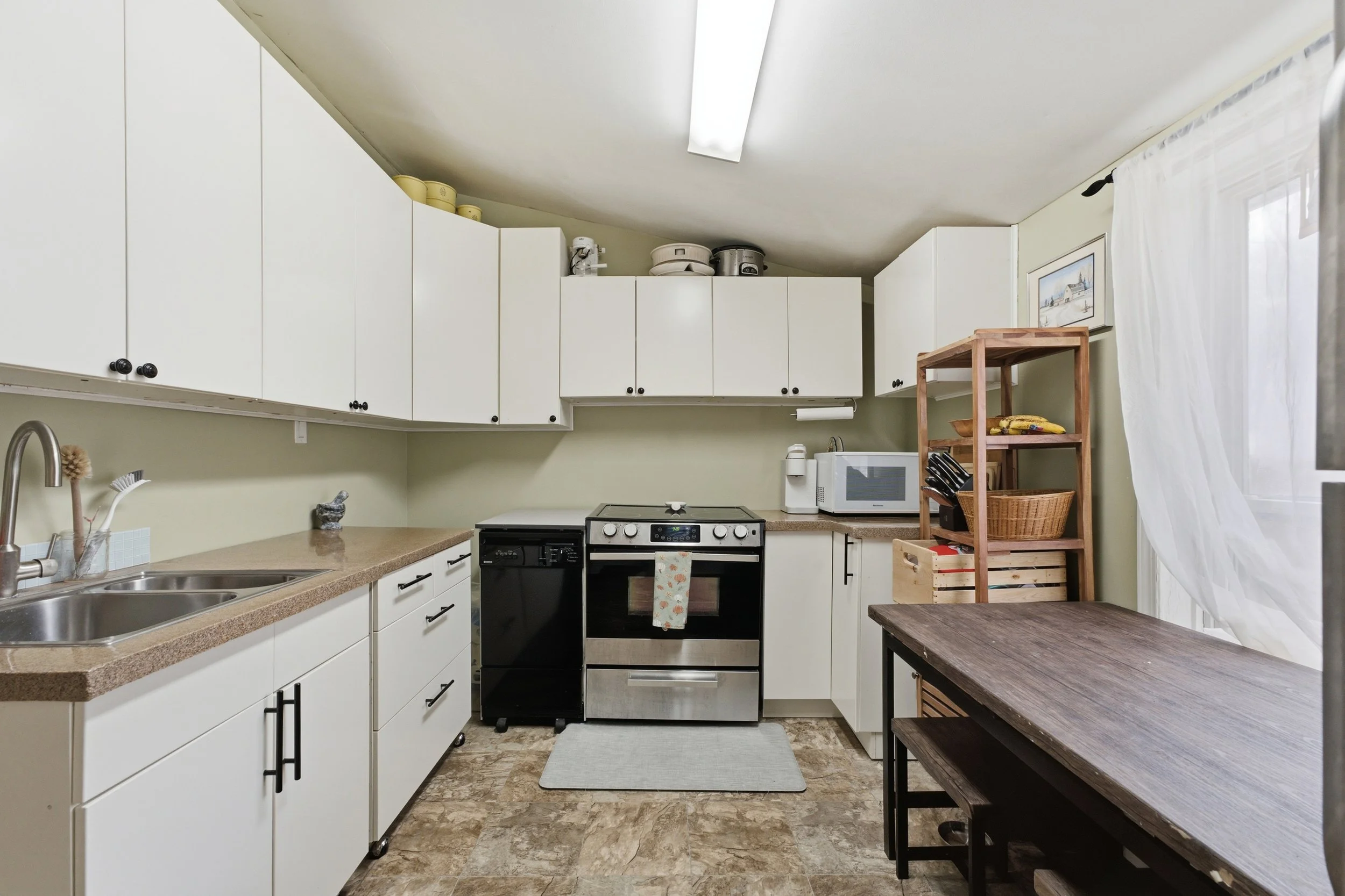 177 Johnson Ave W-16.jpg