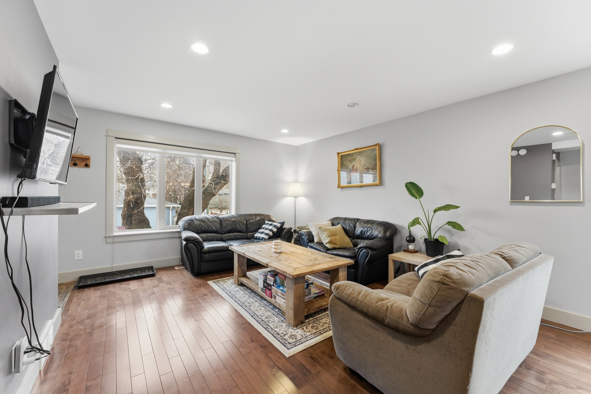 1059 Parker Ave-16.jpg