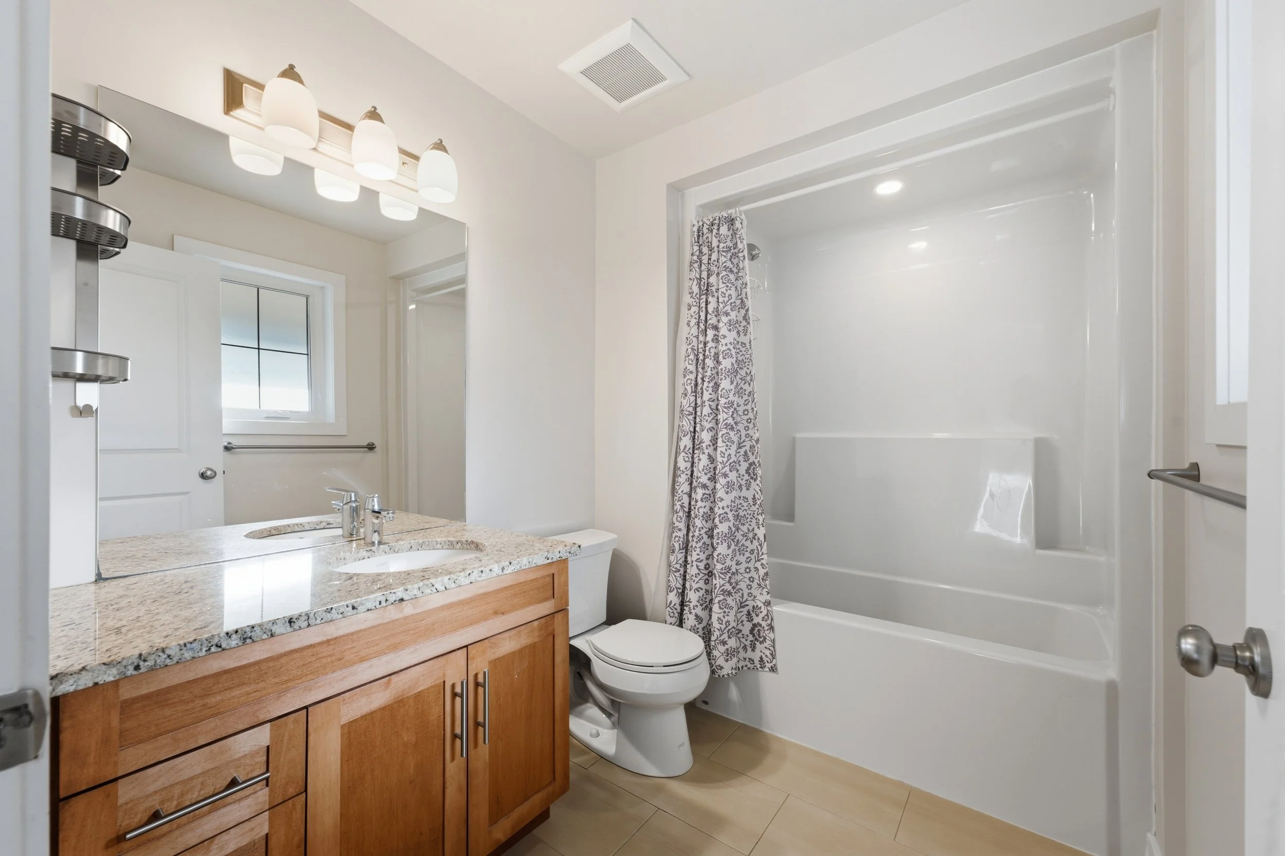5-3377 Pembina Ave-26.jpg