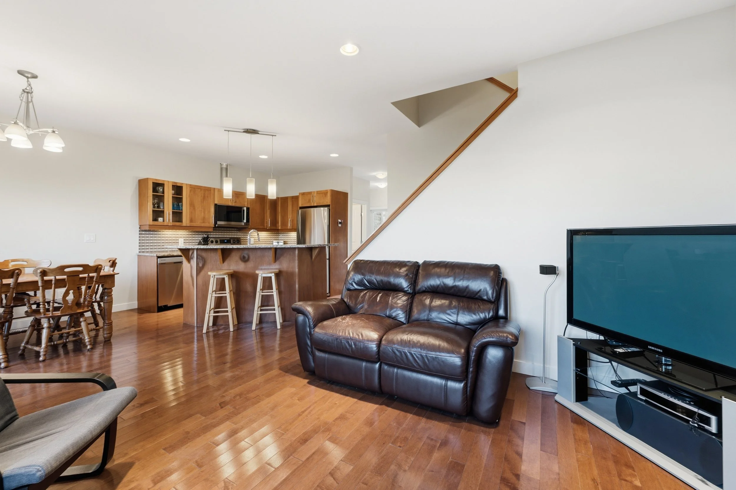 5-3377 Pembina Ave-19.jpg
