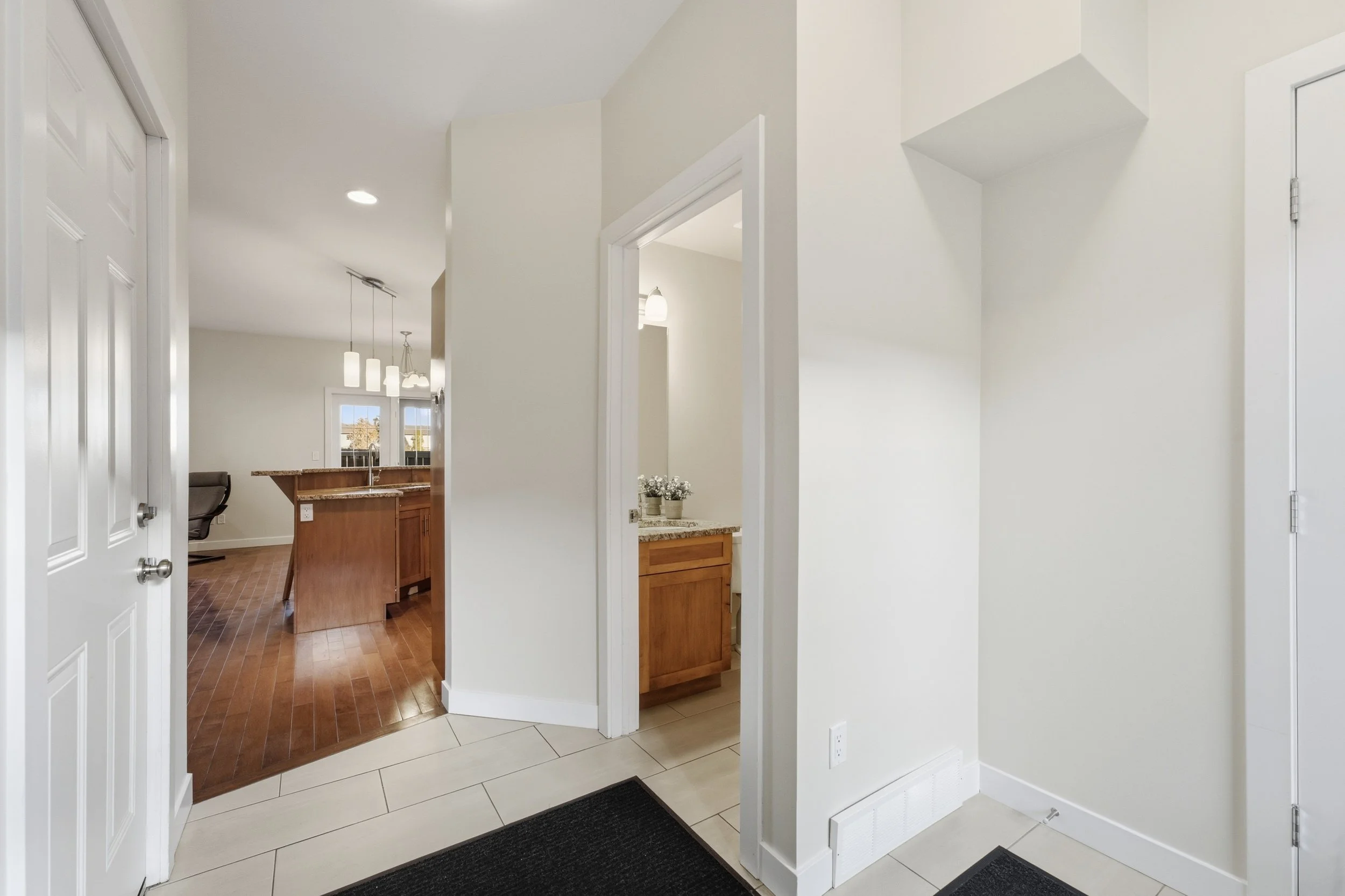 5-3377 Pembina Ave-9.jpg
