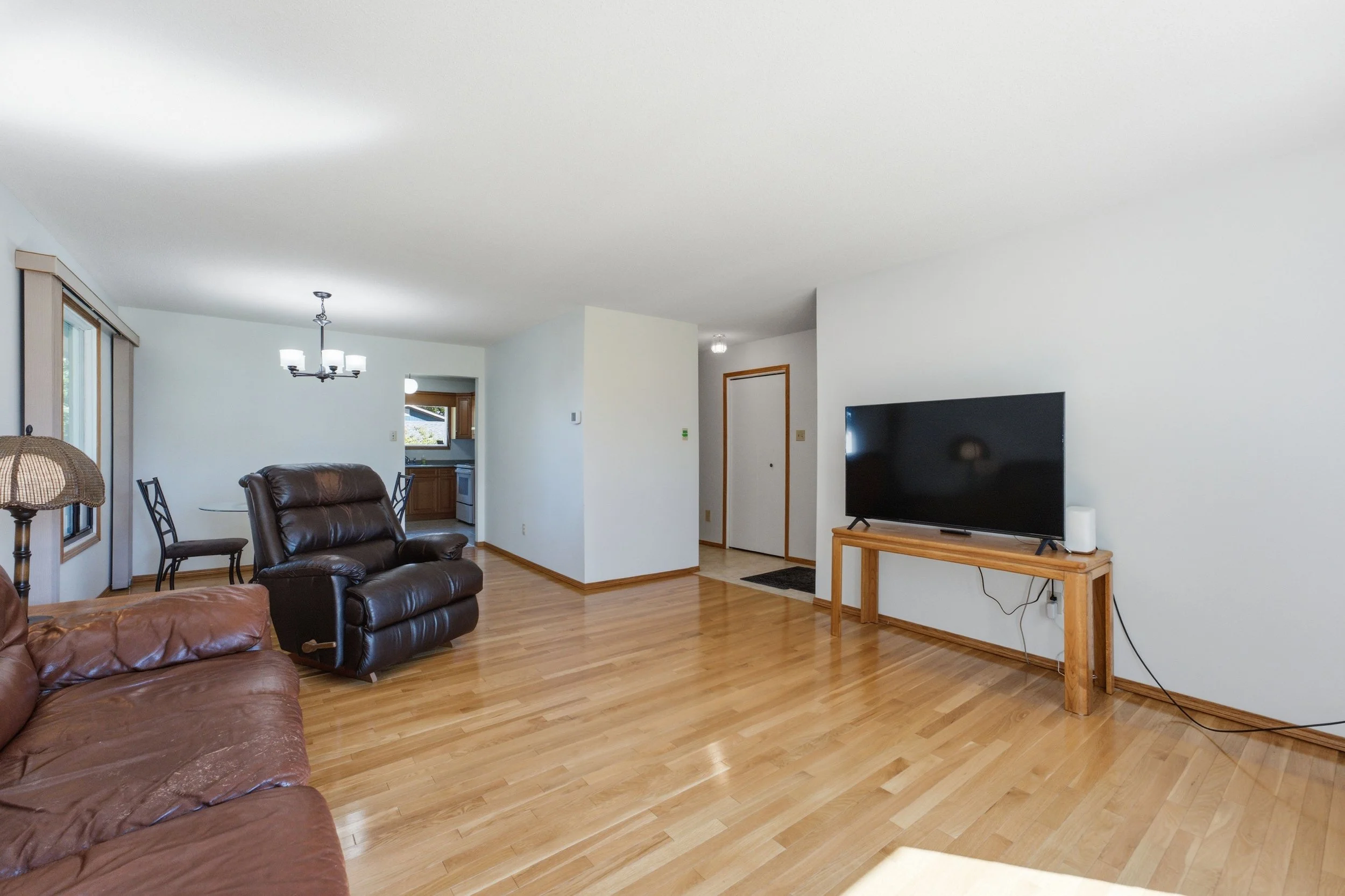 31 Dells Cres-8.jpg