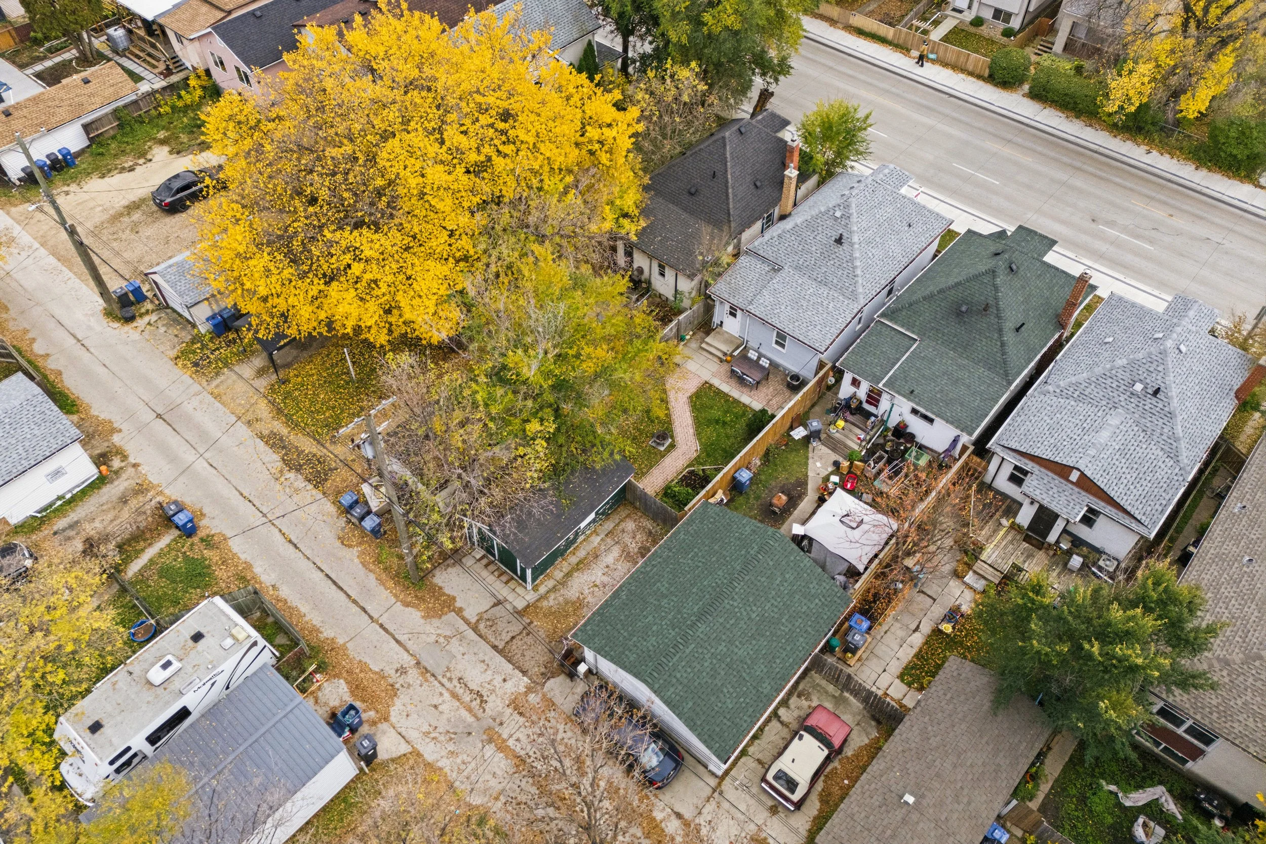 177 Johnson Ave W-40.jpg