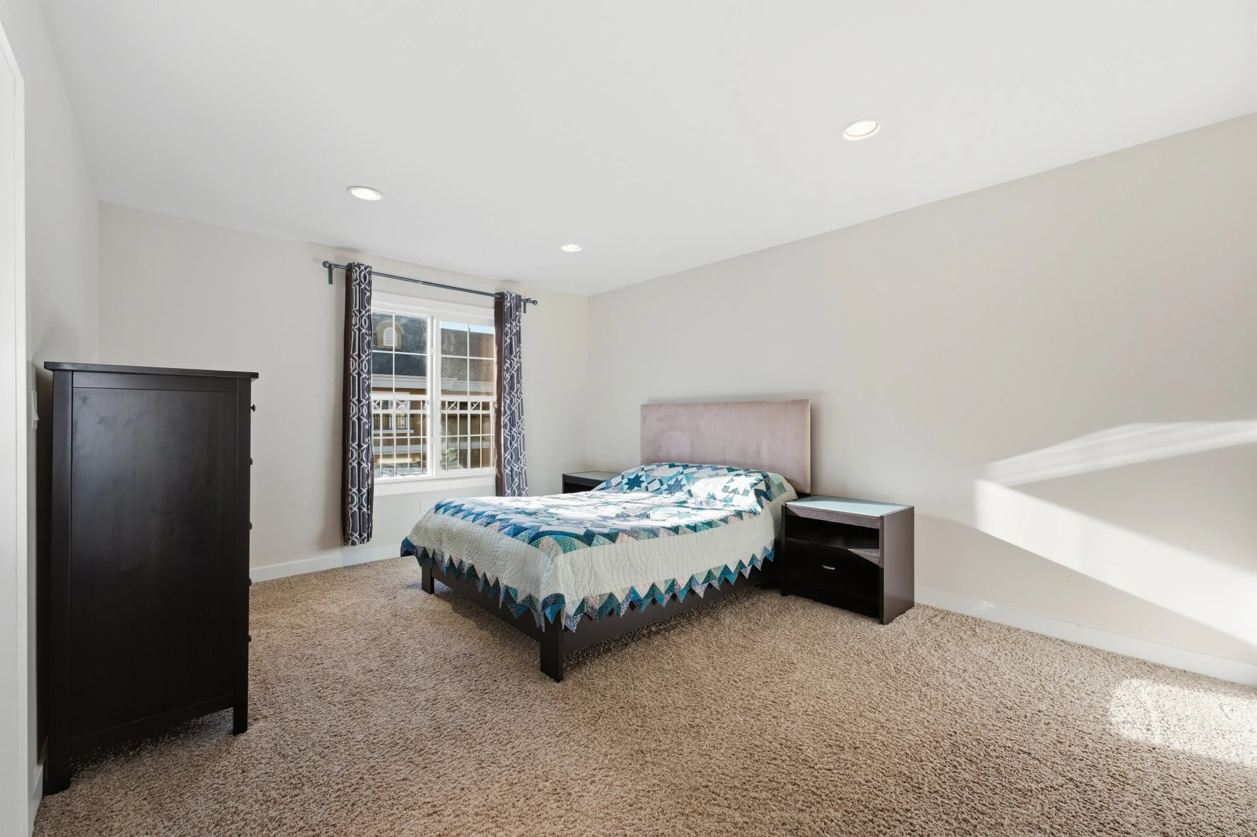 5-3377 Pembina Ave-24.jpg