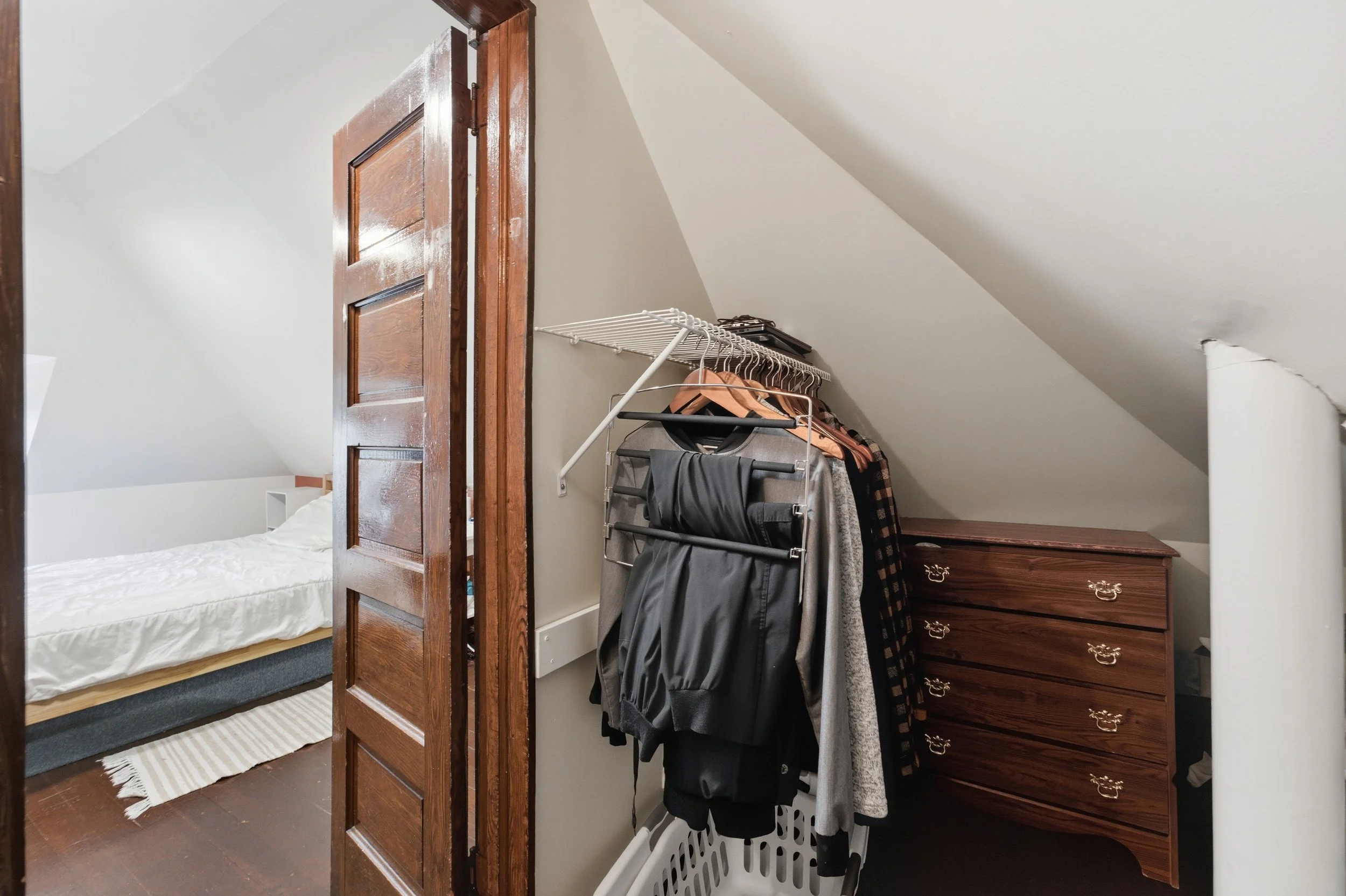 177 Johnson Ave W-26.jpg