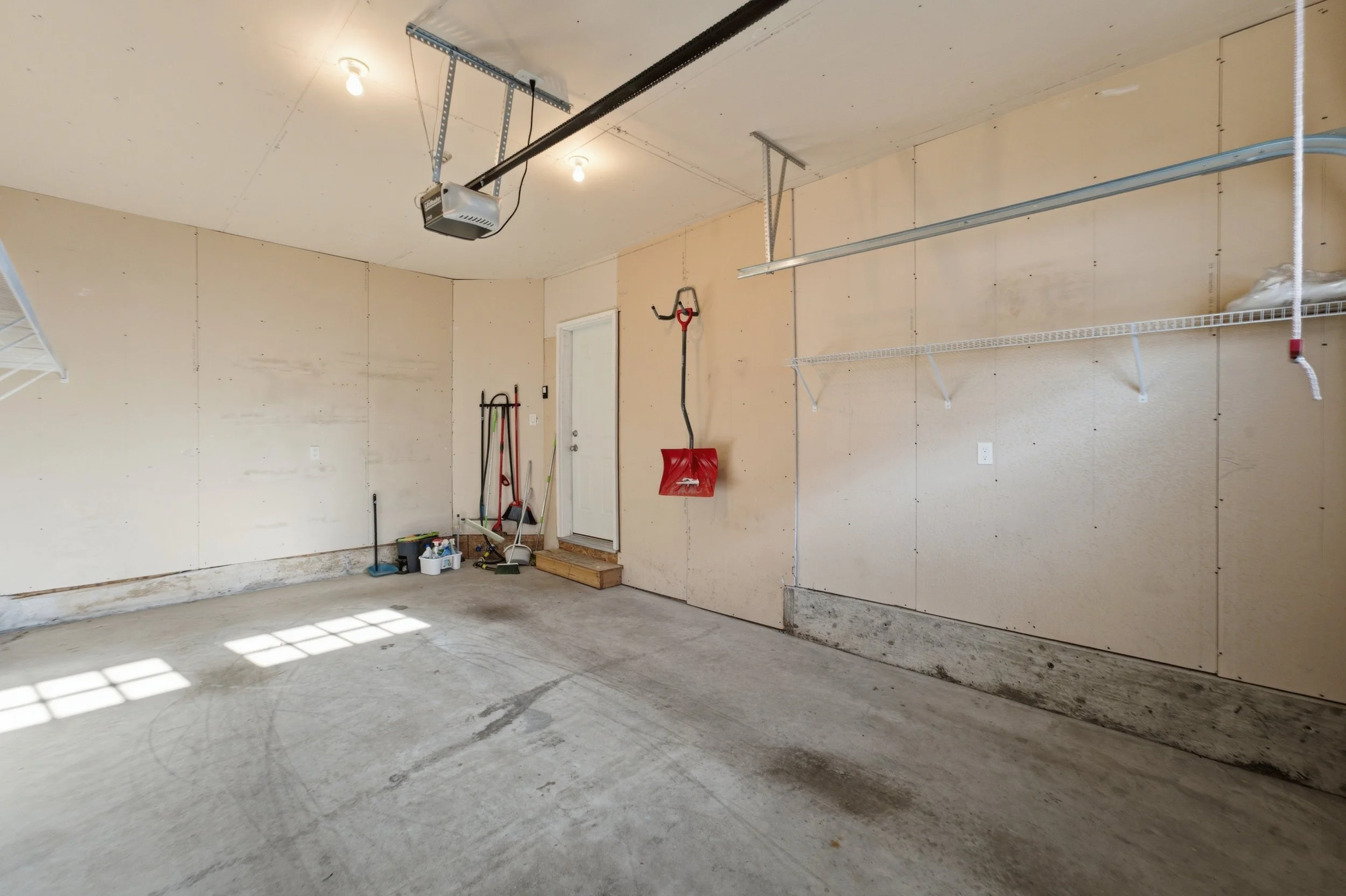 5-3377 Pembina Ave-44.jpg