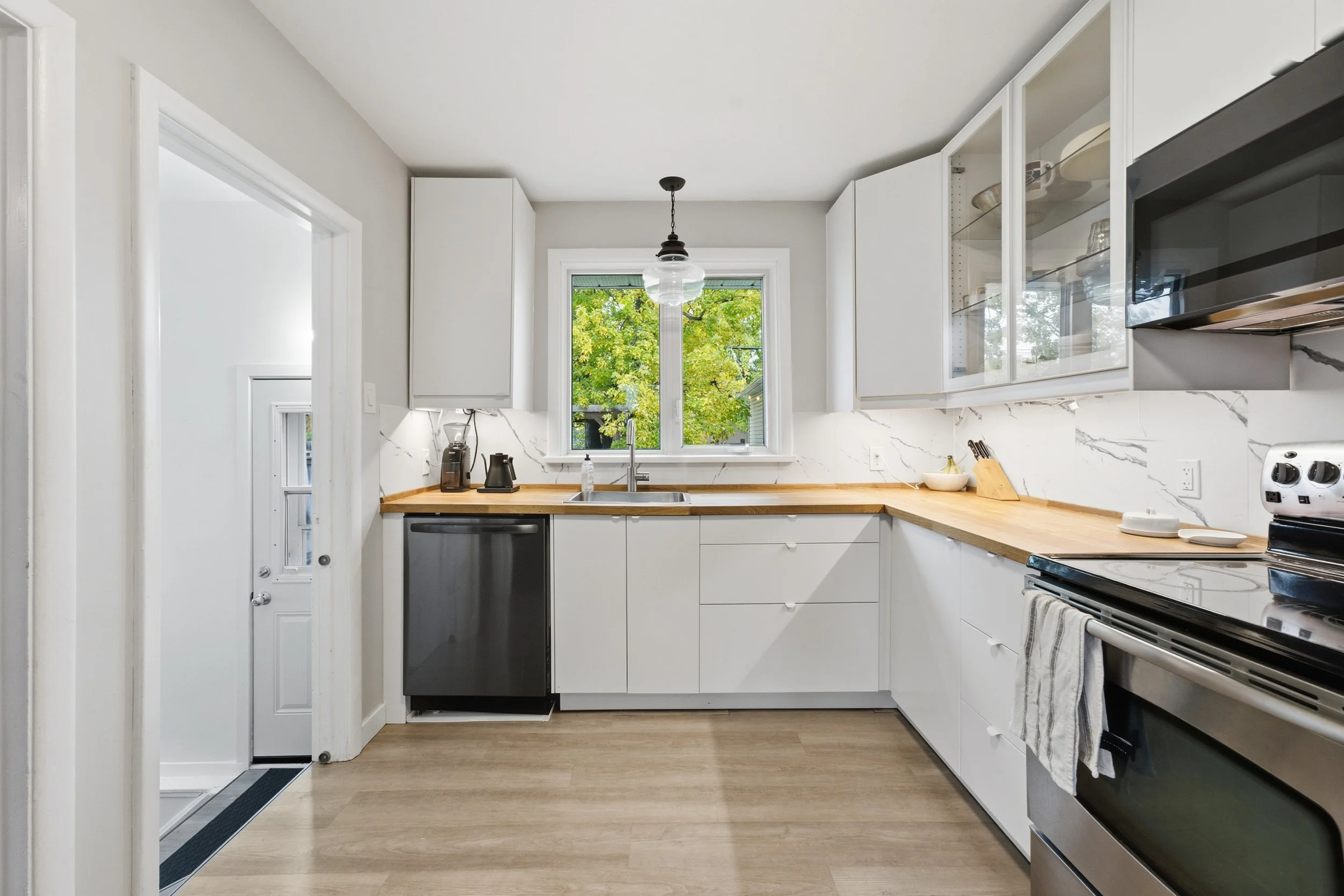 450Beaverbrook St-19.jpg