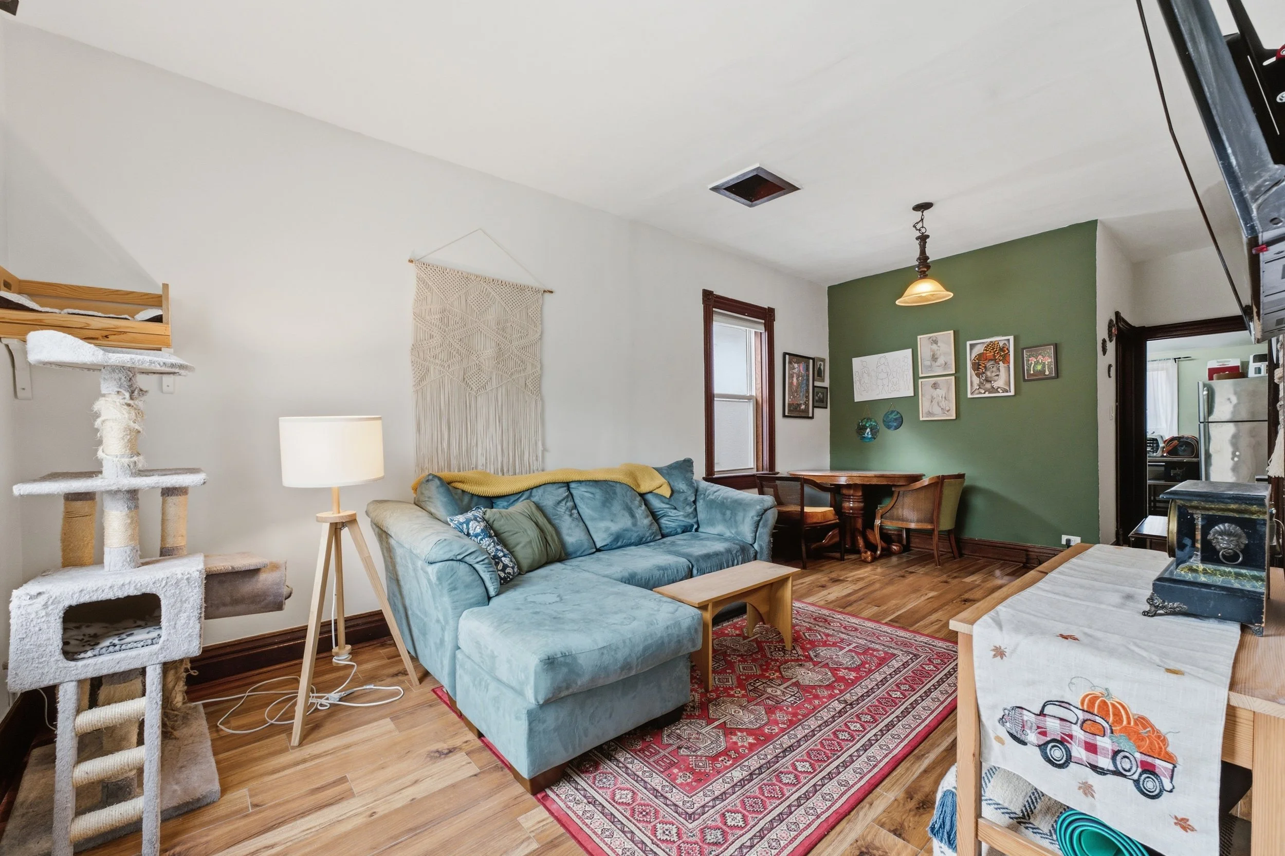 177 Johnson Ave W-8.jpg