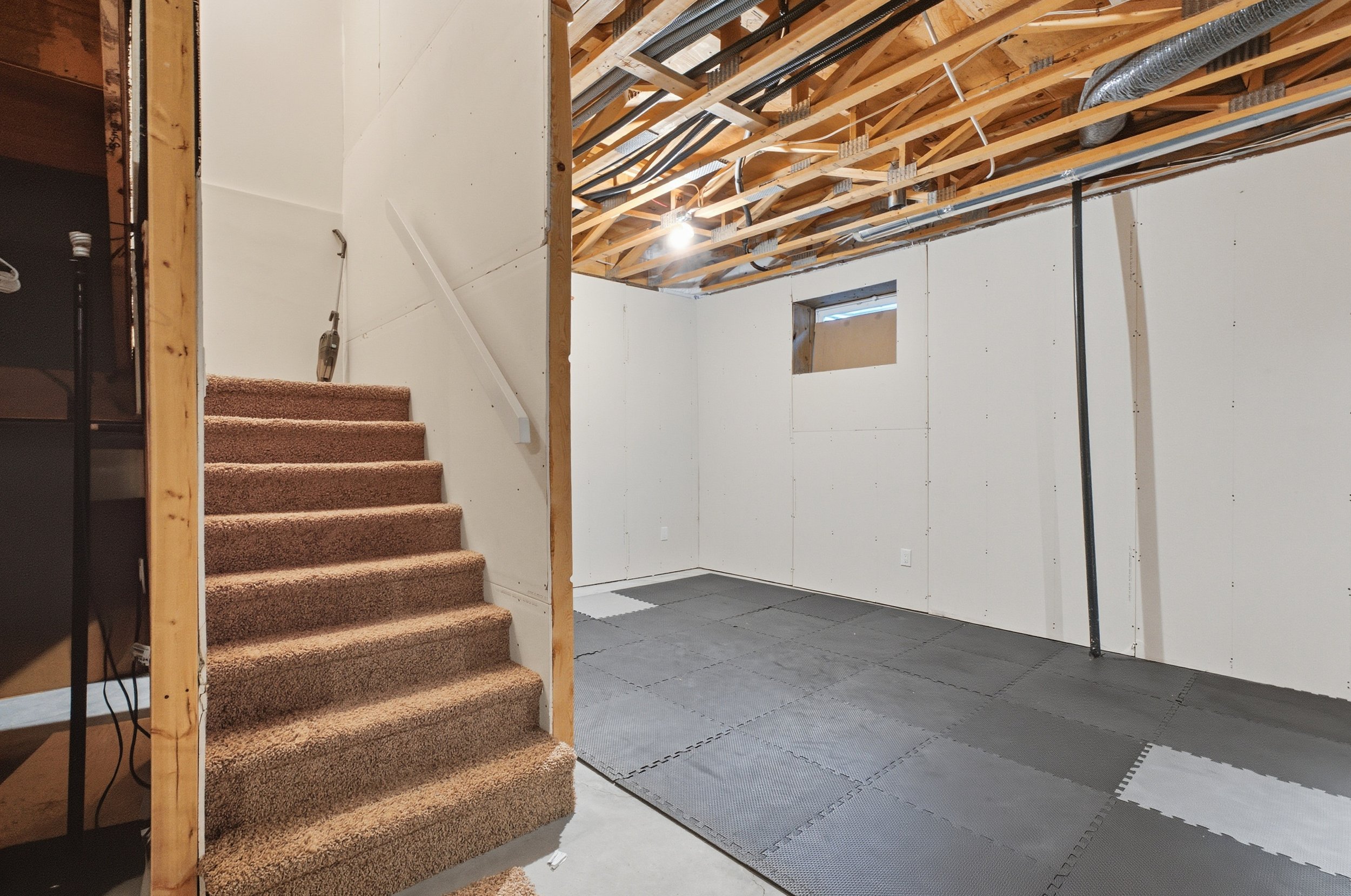 5-3377 Pembina Ave-36.jpg