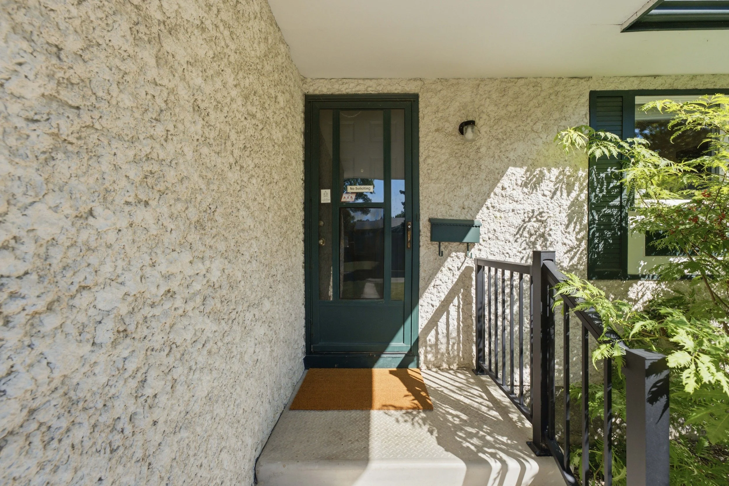 31 Dells Cres-5.jpg