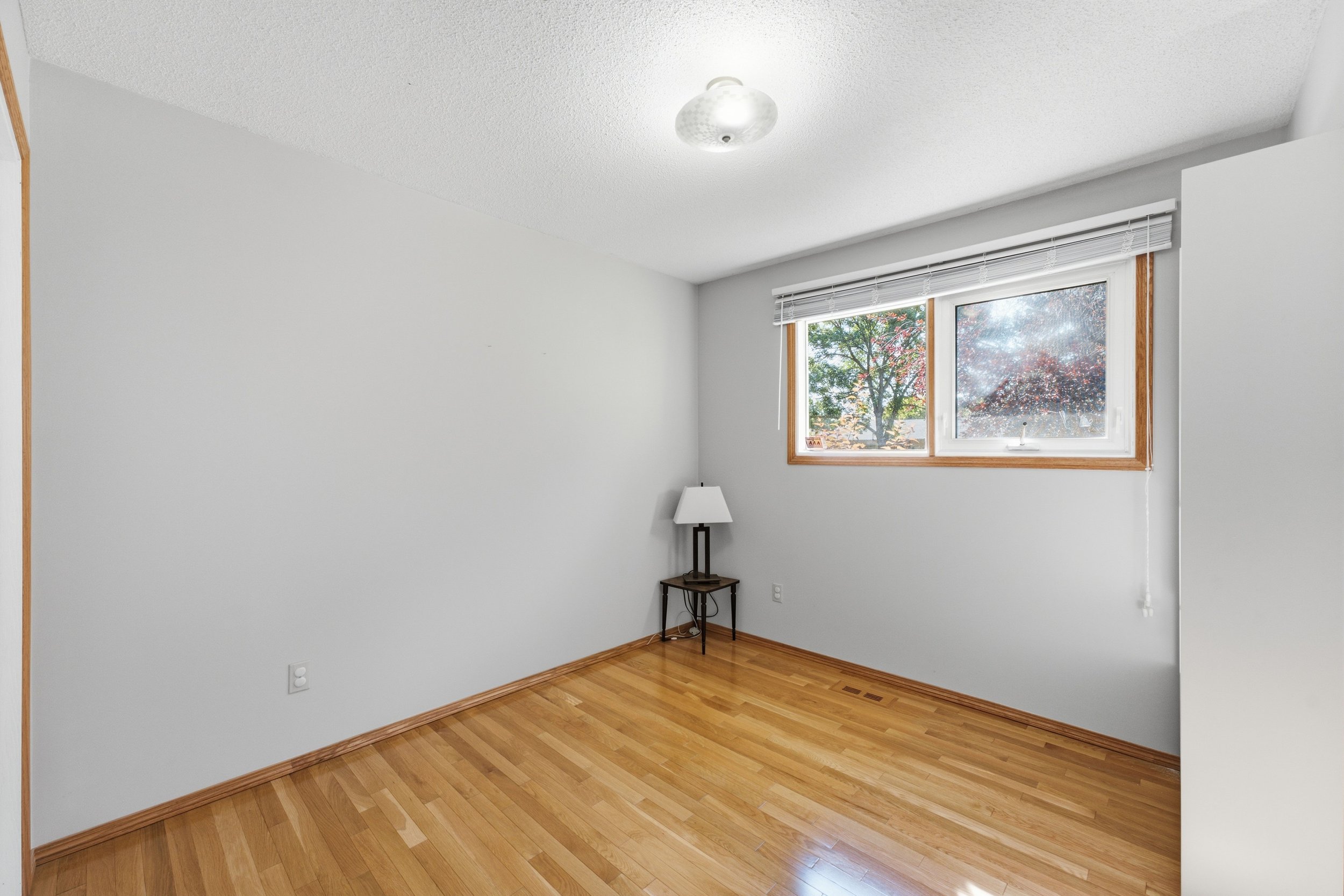 31 Dells Cres-19.jpg