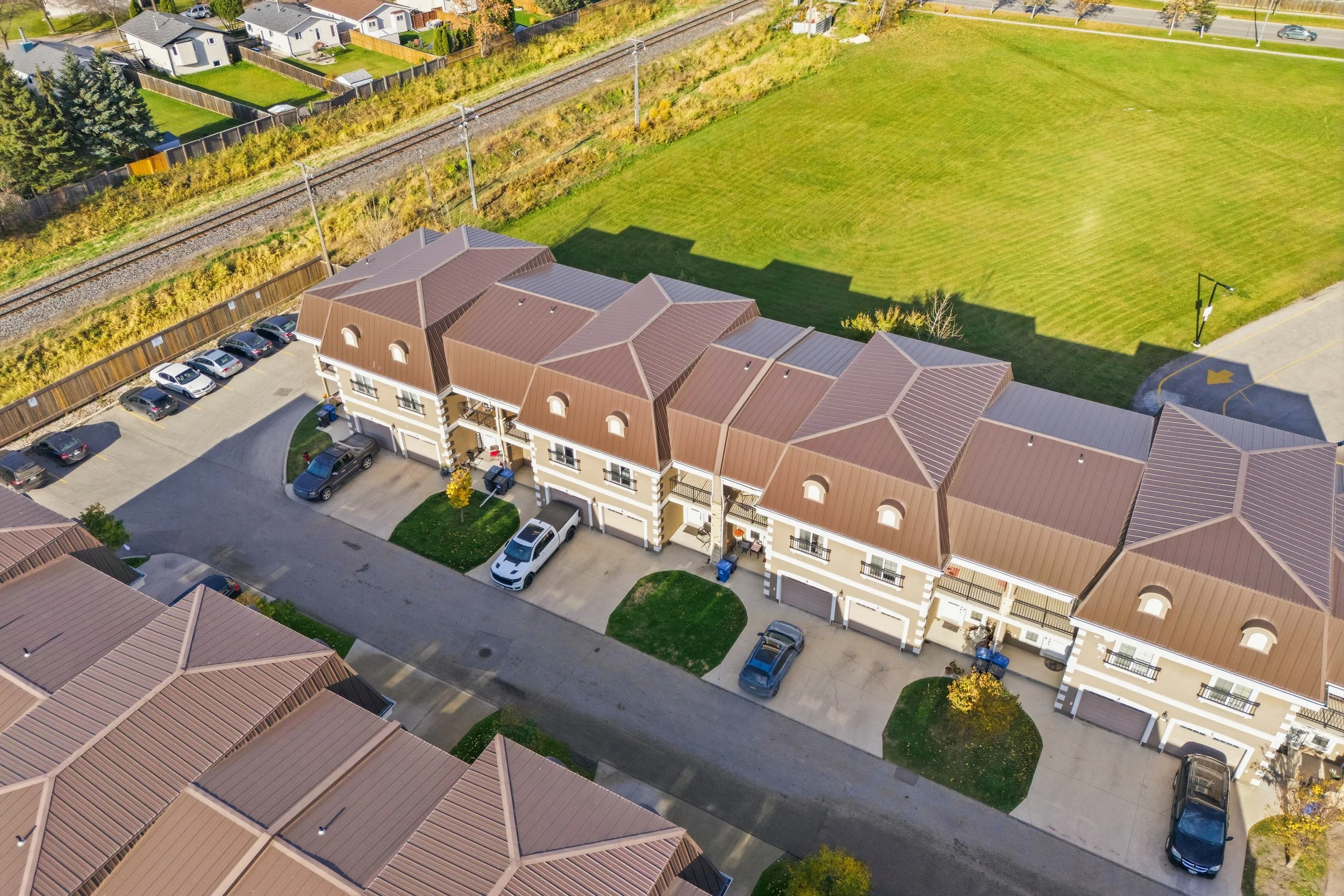 5-3377 Pembina Ave-2.jpg