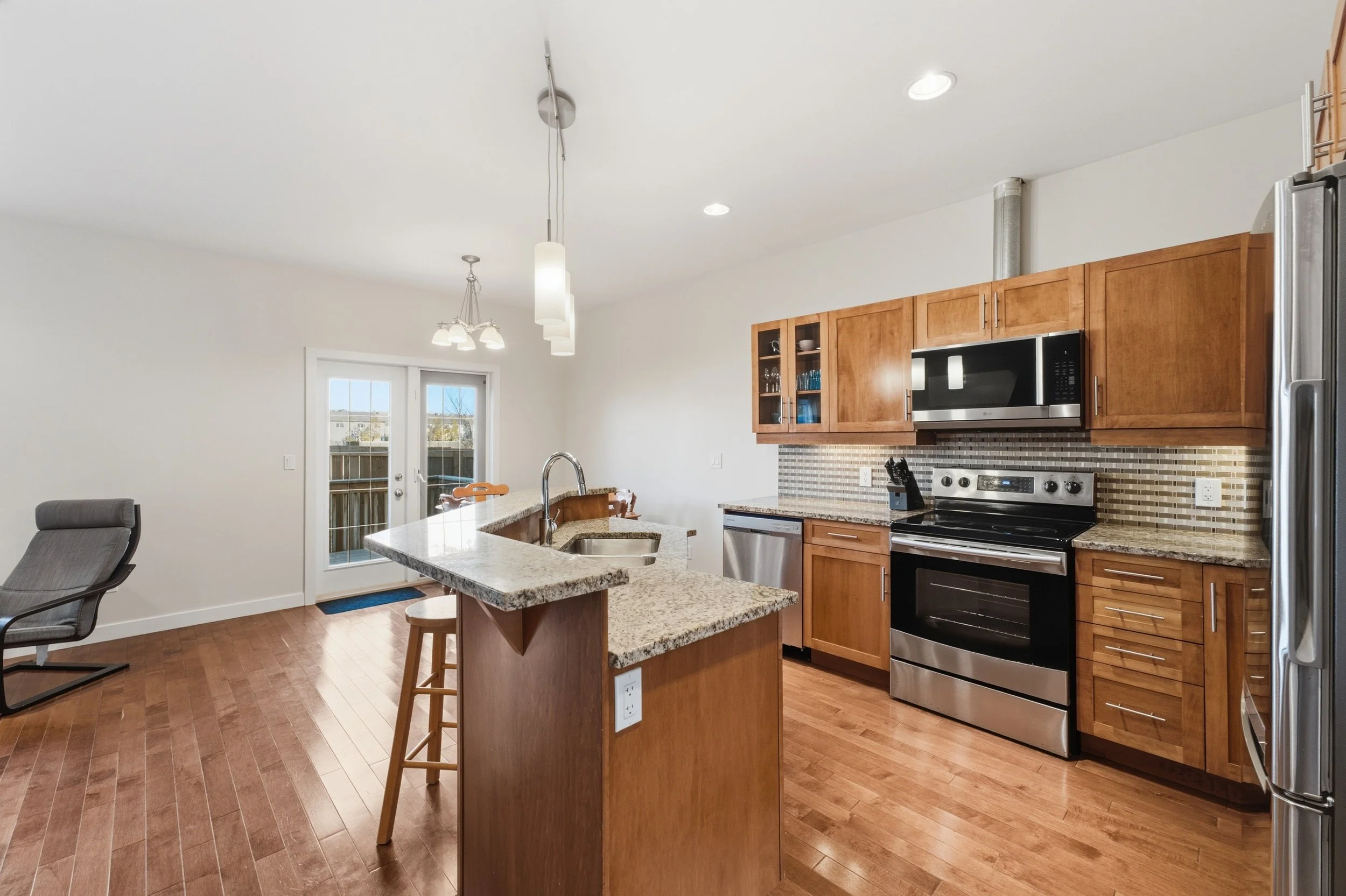 5-3377 Pembina Ave-10.jpg