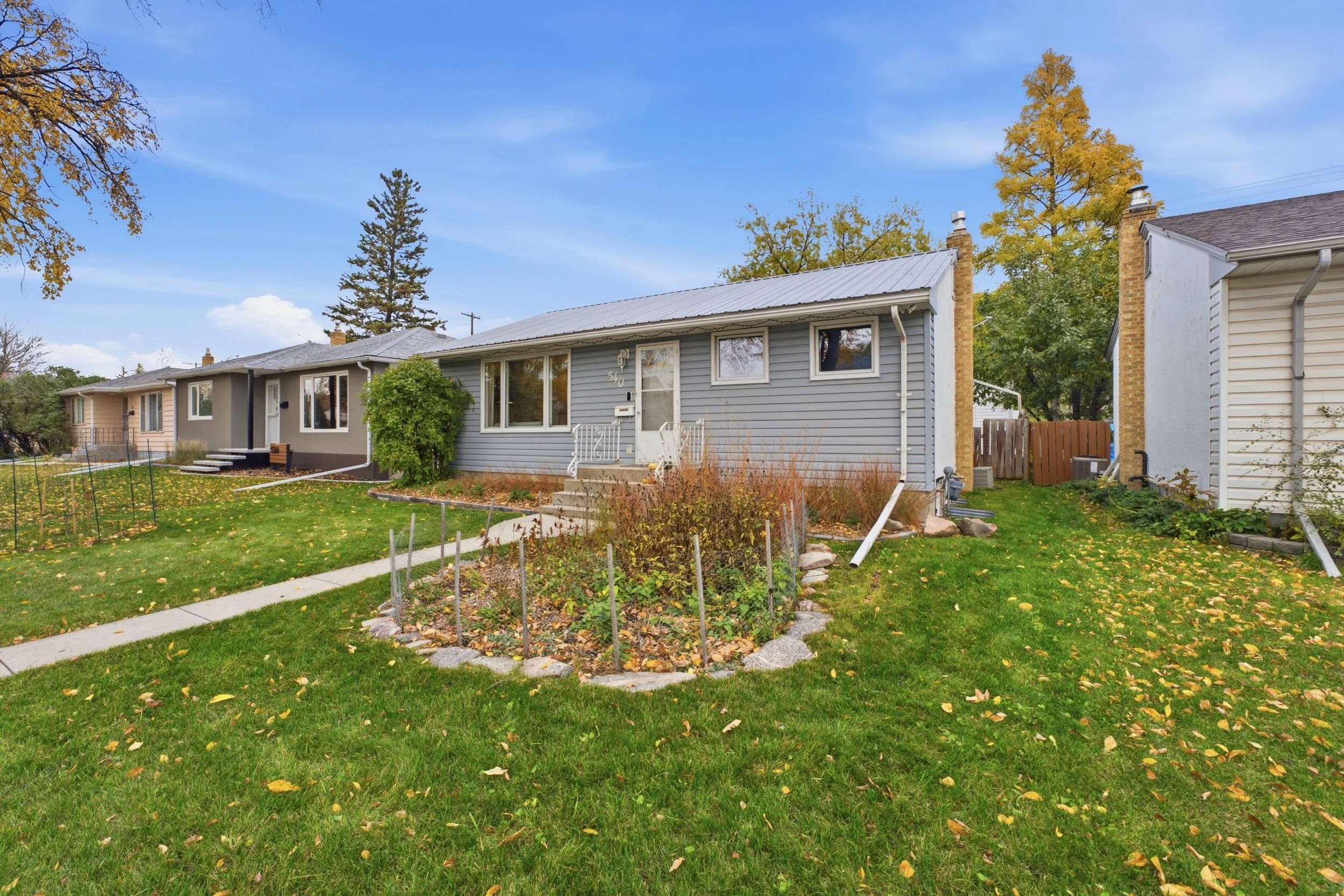 450Beaverbrook St-4.jpg