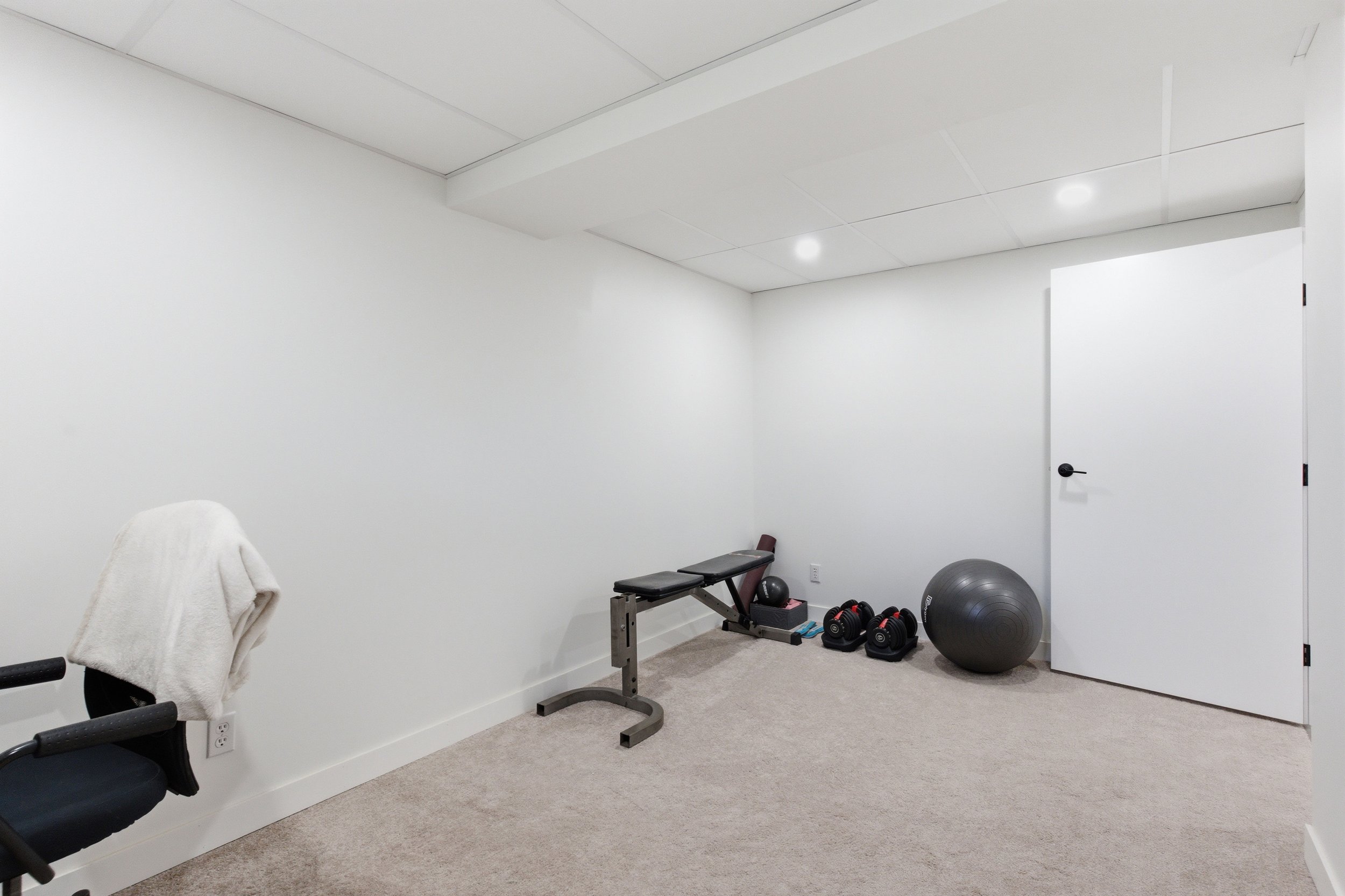 55 Spruce Cres-33.jpg