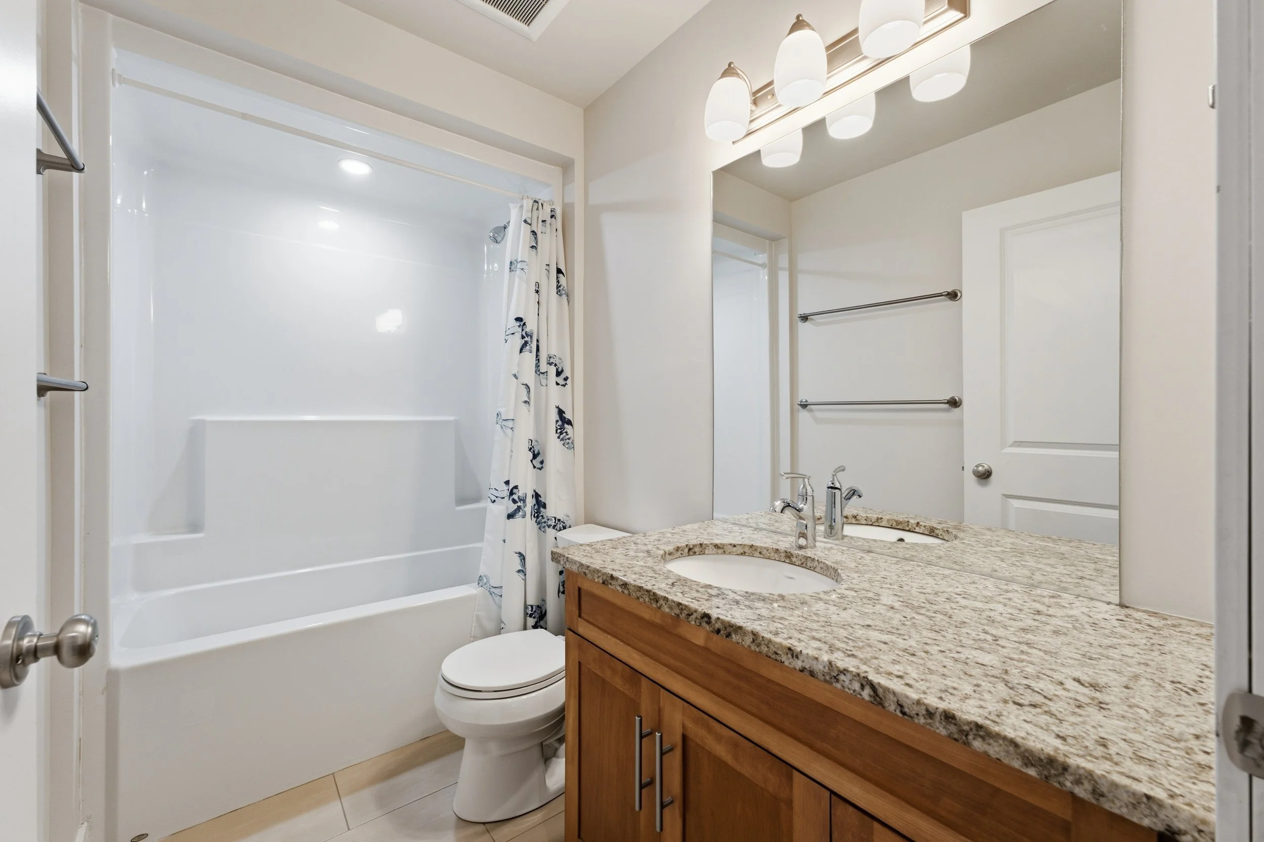 5-3377 Pembina Ave-30.jpg