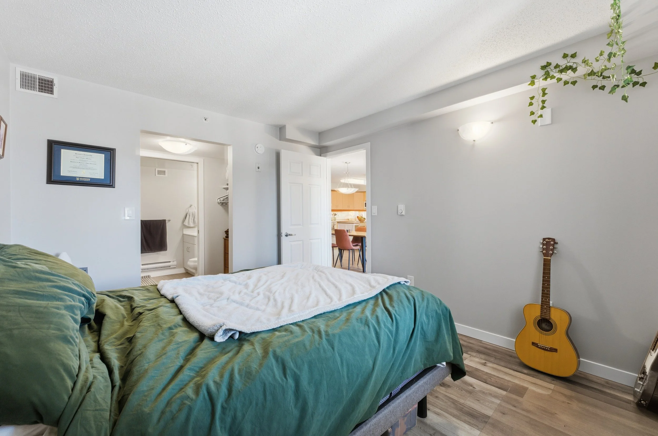 312-99 Gerard St-16.jpg