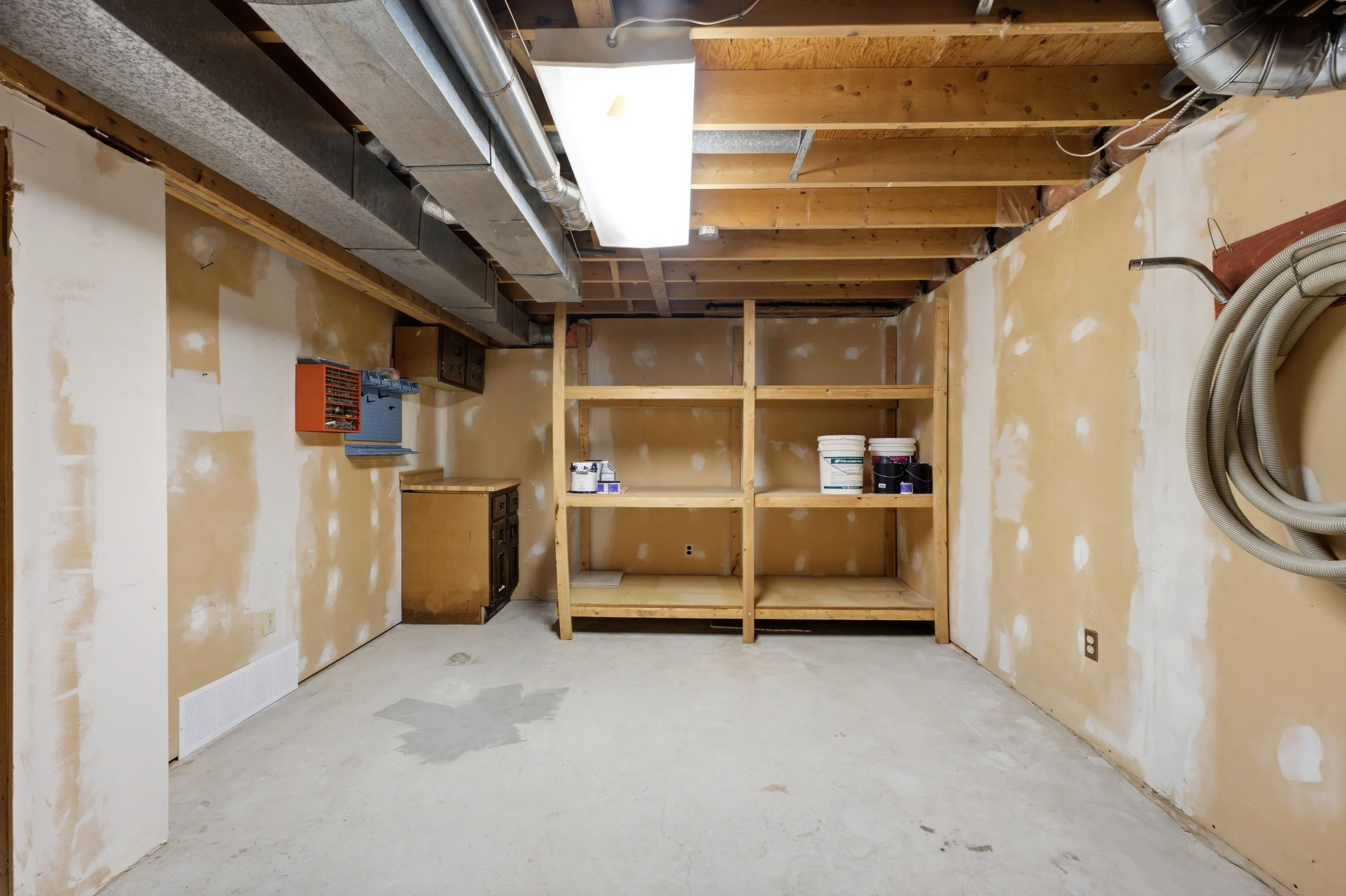 31 Dells Cres-34.jpg