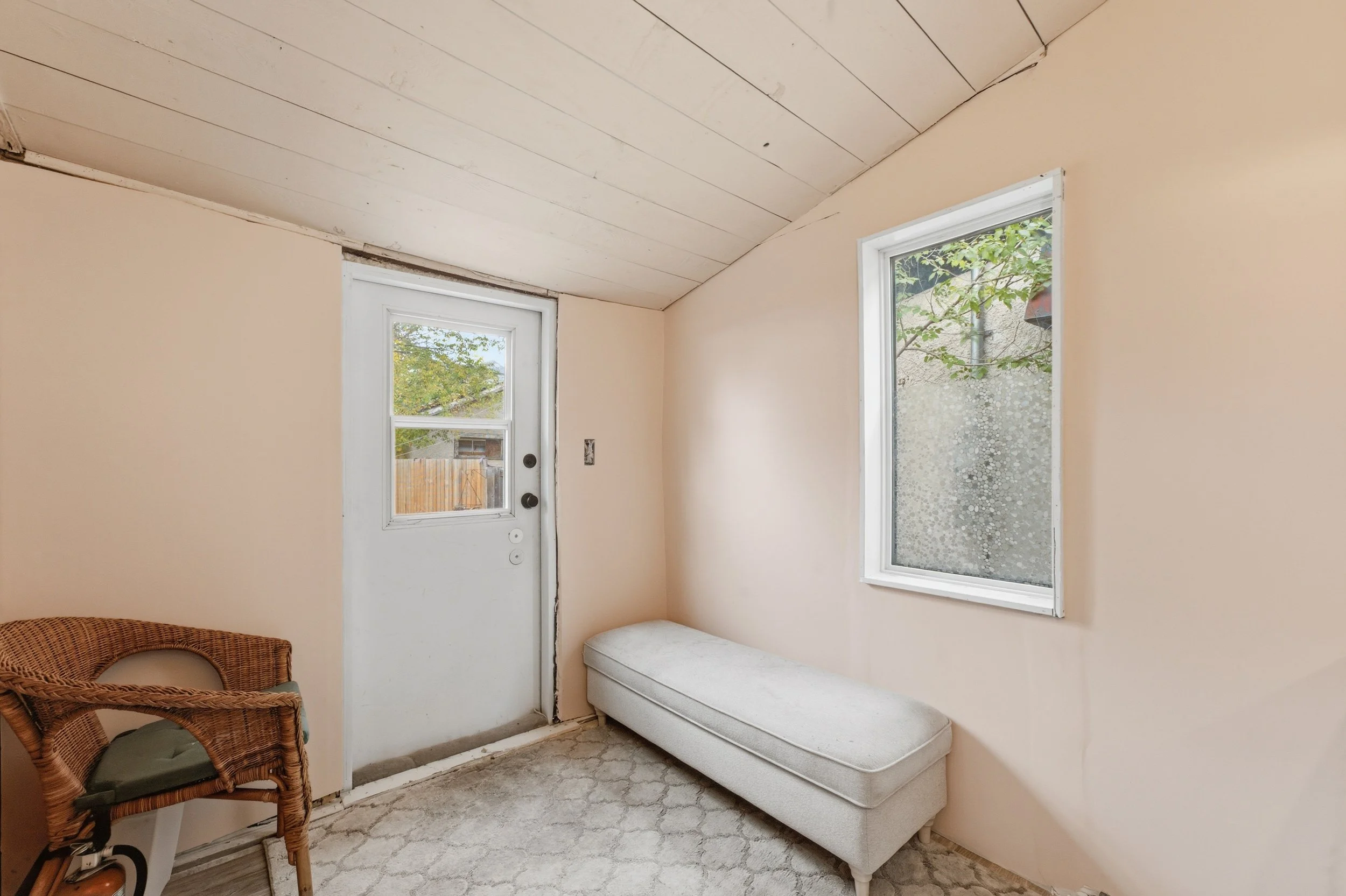 177 Johnson Ave W-30.jpg