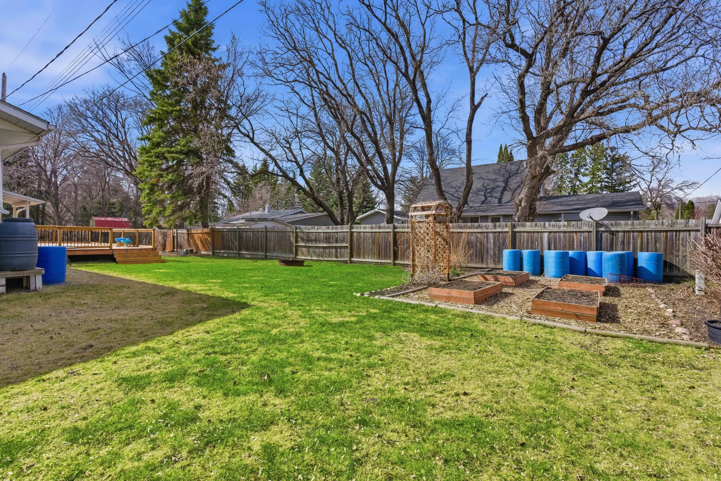 55 Spruce Cres-43.jpg