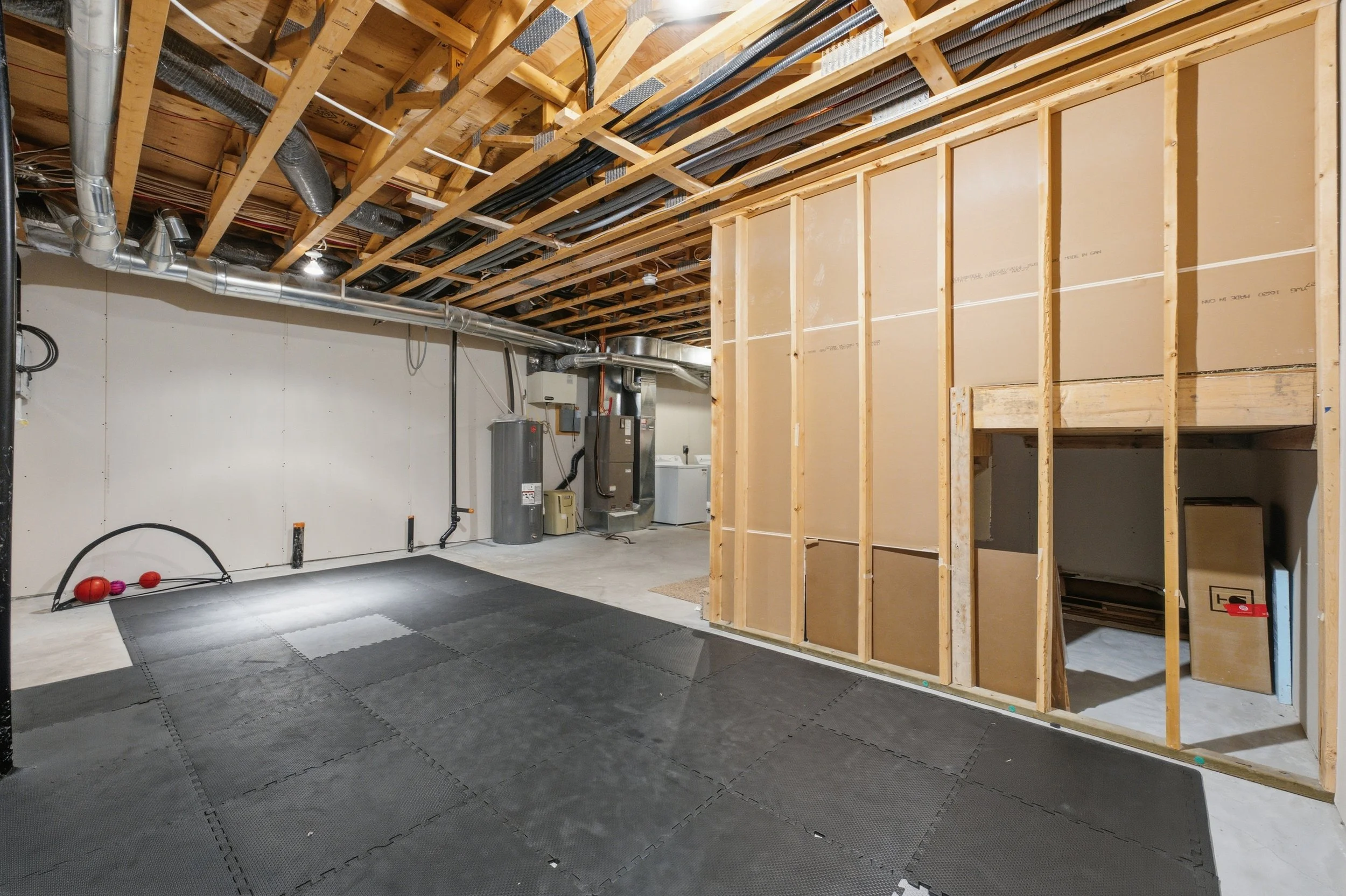 5-3377 Pembina Ave-39.jpg