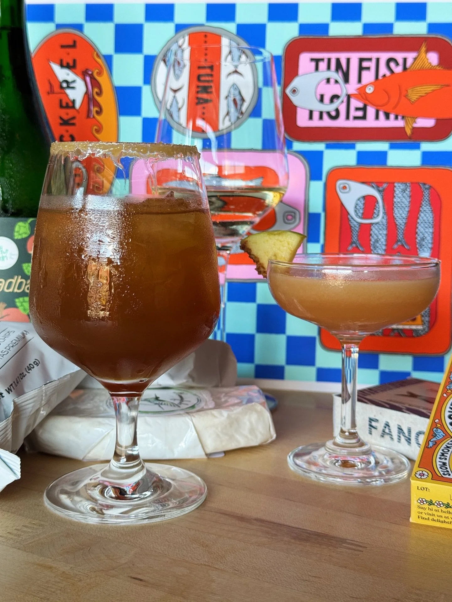 Negroni week is in full swing, but Negronis aren&rsquo;t everyone&rsquo;s favorite 🤷&zwj;♂️

THANKFULLY we&rsquo;ve got ya covered with some fresh fall seasonal cocktails 🤩

maple leaf dark n stormy🍁 (left)
- spiced rum
- @jackworthgingerbeer 
- m
