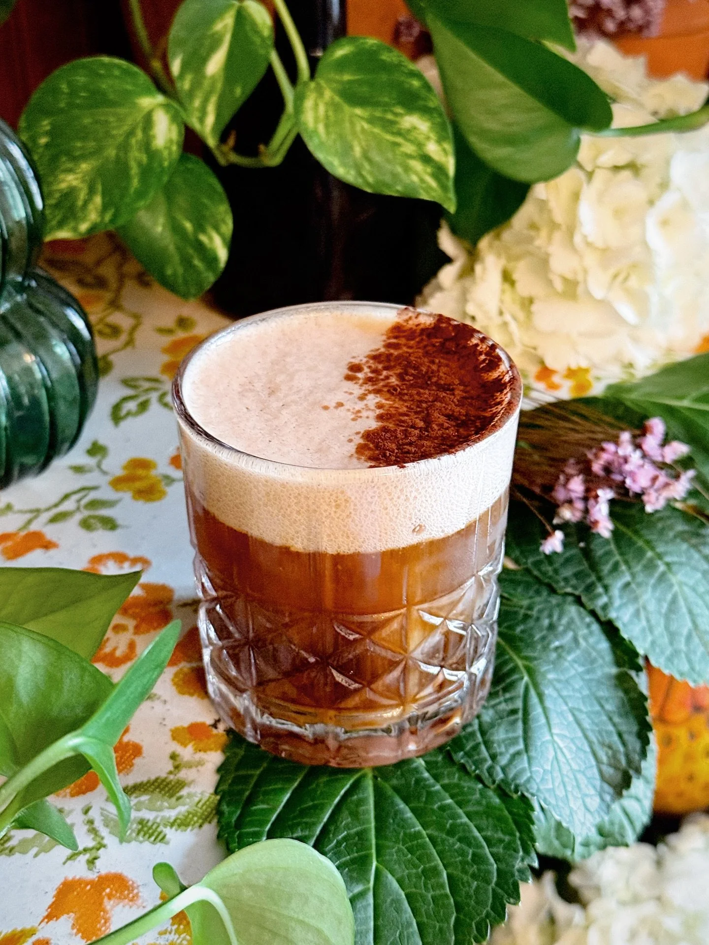 🍨 Neapolitan Cold Brew 

Our house-made strawberry oat foam served over a vanilla cold brew, dusted with cocoa powder 😛

Cold Foam is always Vegan 💕