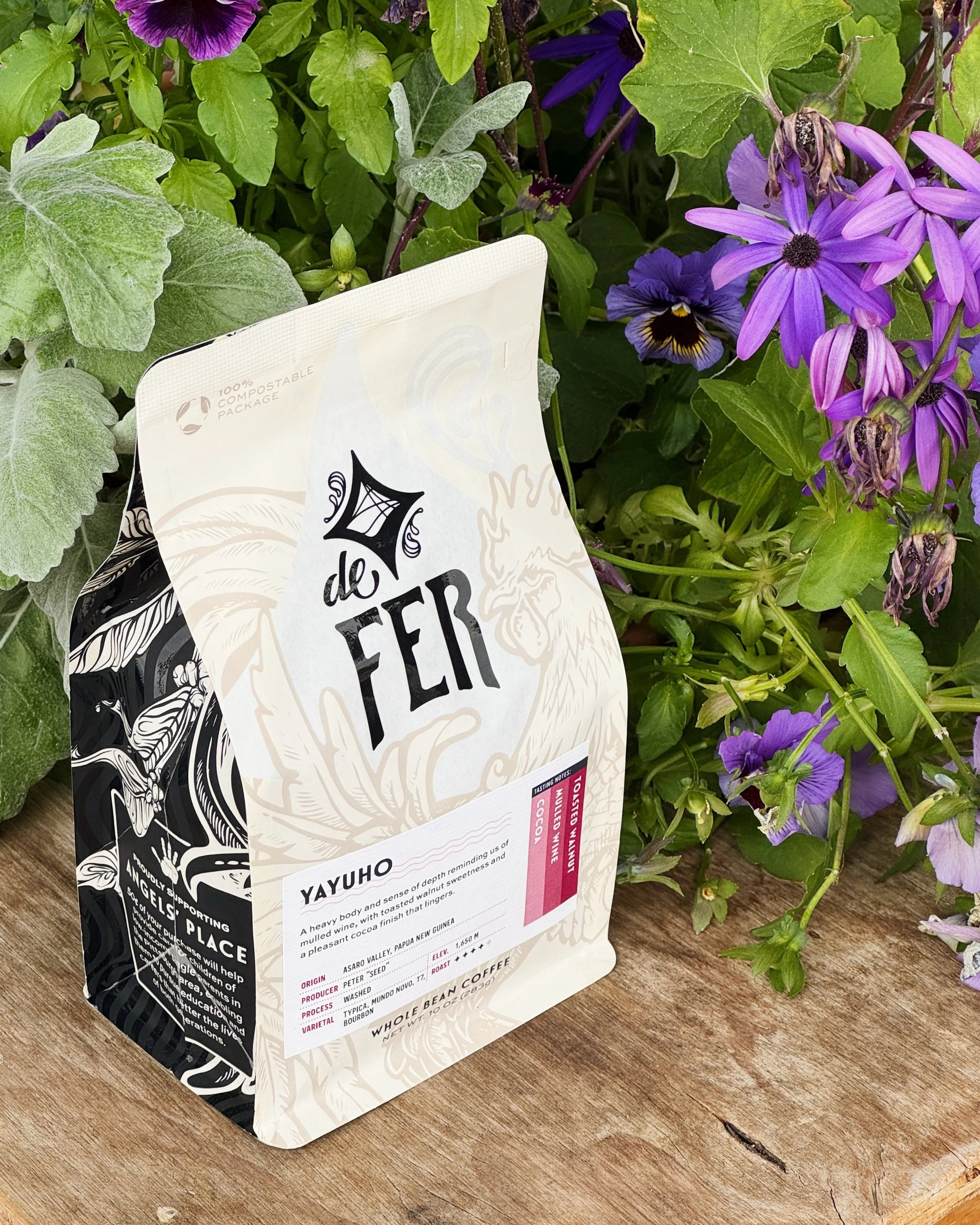 FRESH BEANS JUST ARRIVED!!🫢

Yayuho is a delicious medium/dark roast coffee with a heavy body and sense of depth reminiscent of mulled wine, with toasted walnut sweetness and a cocoa finish that lingers.

Perfectly balanced to be easy drinking with 