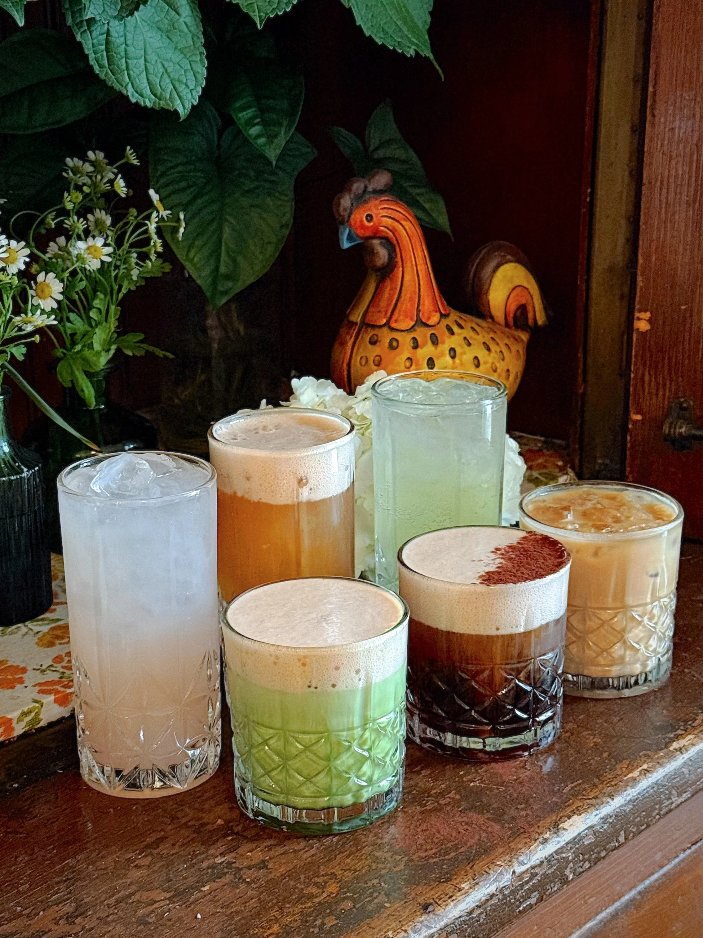 🌿Just a few more weeks of Spring drinks. 

Get them while they're here:

🪻Lavender Bergamot Latte
🍓Strawberry Matcha
🍨Neapolitan Cold Brew
🌷Spring Breeze
🍋Sparkling Strawberry Lemonade
🥝Kiwi Basil Shrub

Summer menu: June 2 🫨

IT'S TRIVIA NIG
