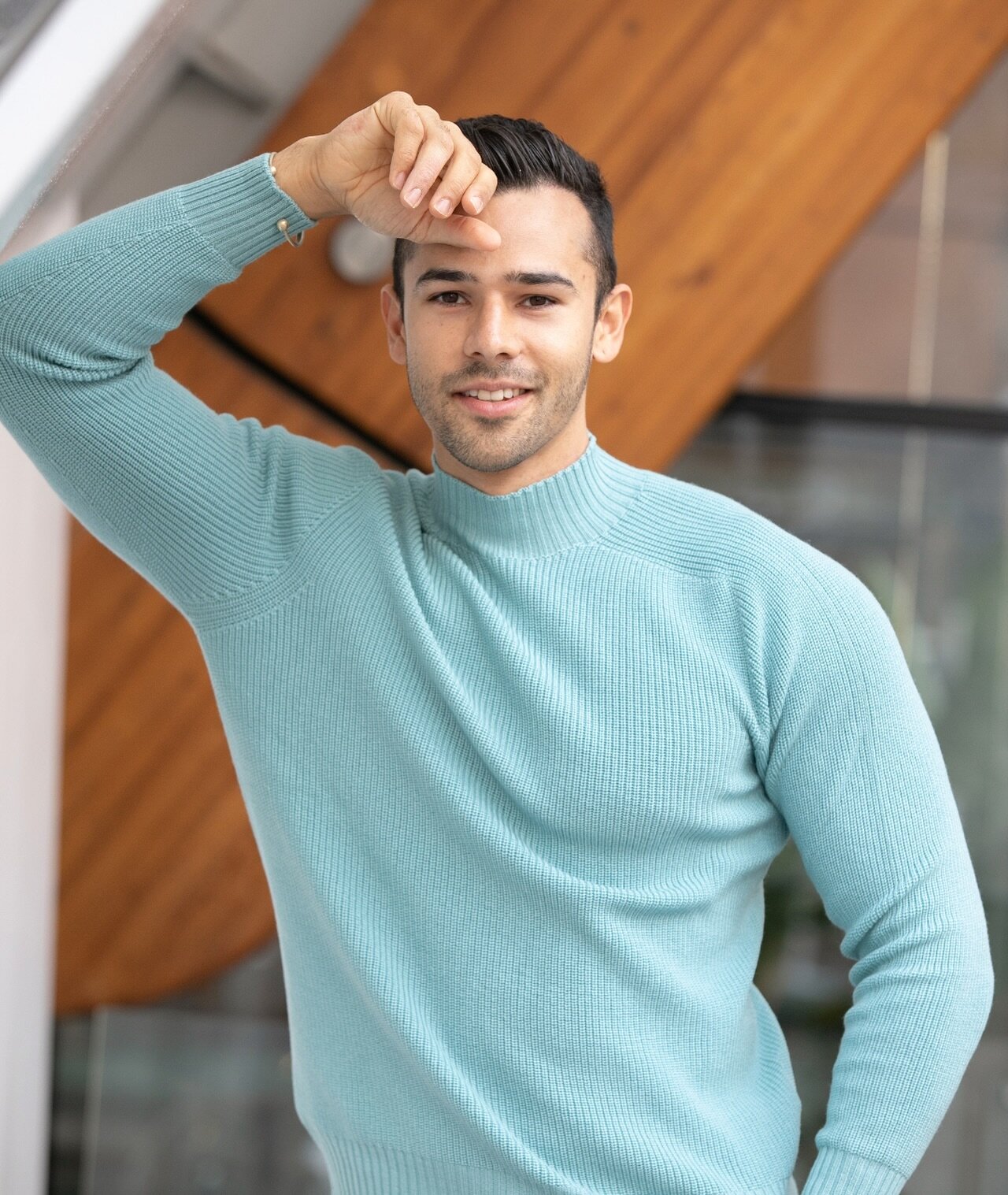 Add a splash of colour this season with our incredibly cozy merino mock neck - by friends and masters of Italian Knitwear @gransasso_official 
⁠
Vancouver&rsquo;s Luxury Men&rsquo;s Fashion Boutique 🇨🇦⁠
Clothing + Accessories⁣⁣⁣⁣ 👔⁠
Made To Measur