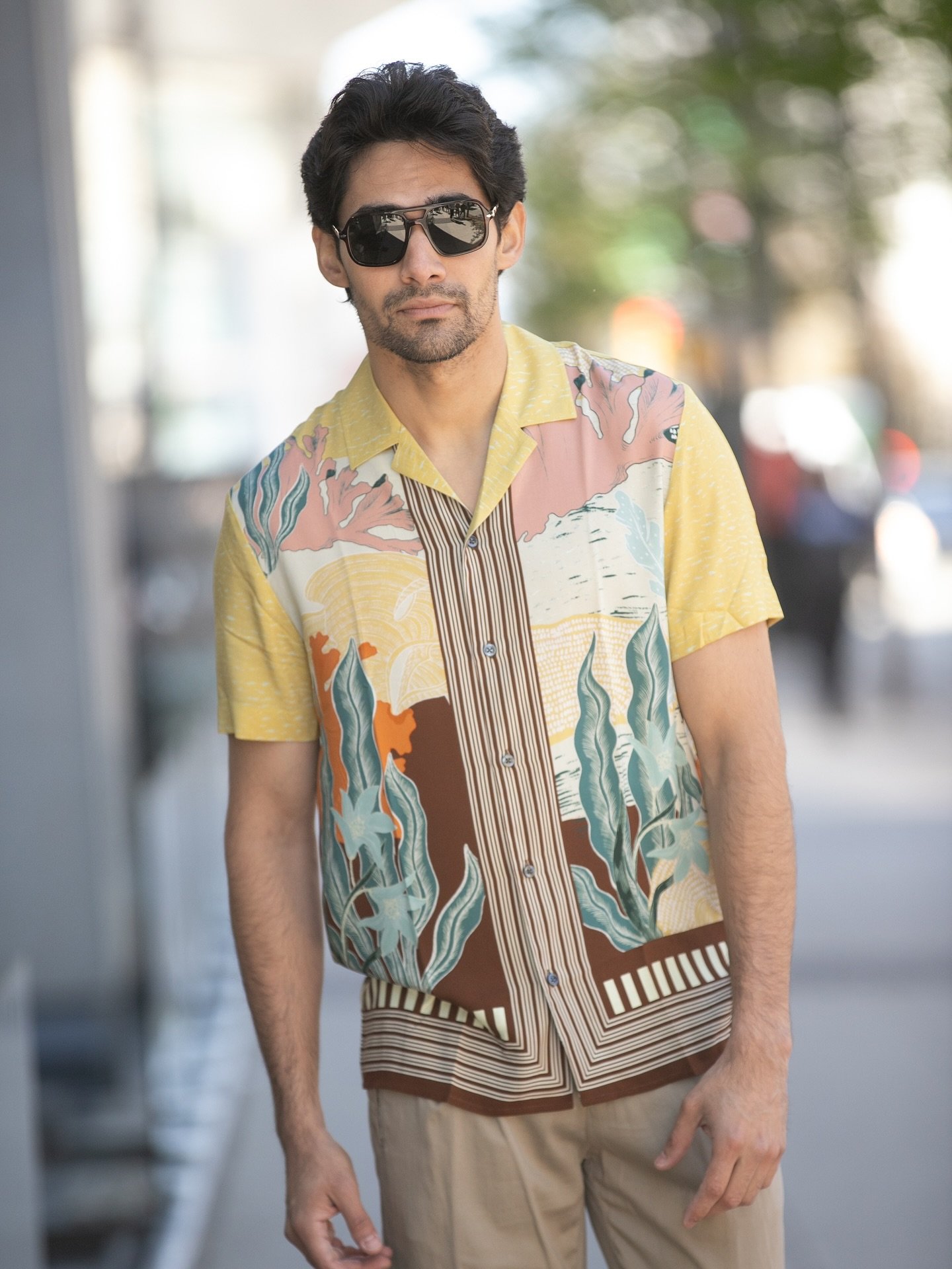 ⁠Laid-back luxury with a cinematic twist.⁠
⁠
This colourful printed club collar shirt by Baldessarini channels the effortless elegance of Cannes&mdash;where film, fashion, and Riviera cool come together. Bold yet refined, it&rsquo;s made for summer d