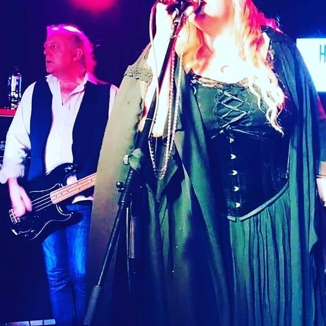 At last. After having half my outfit stolen out of my car last year, I've found a replacement for my corset thanks to: https://www.burleska.co.uk/
#stevienicks #fleetwoodbac #corset #burleska_corsets #burlesk