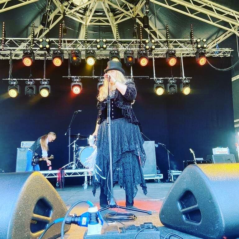 So good to be back on stage at the Marvellous Festival at the weekend! Thank you for a wonderful day!

#fleetwoodbac #marvellousfestival #burleska_corsets #fleetwoodmac #festivalsareback #livemusic #musicfestivals #stevienicks