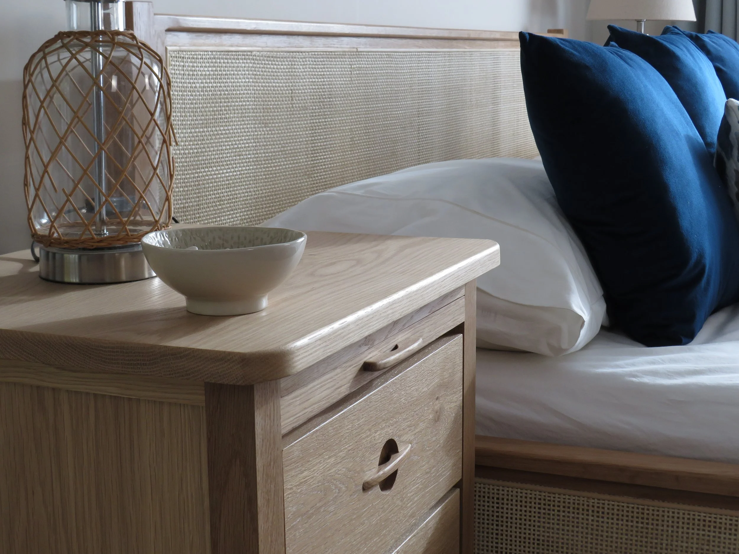 nightstand-solid-oak.JPG