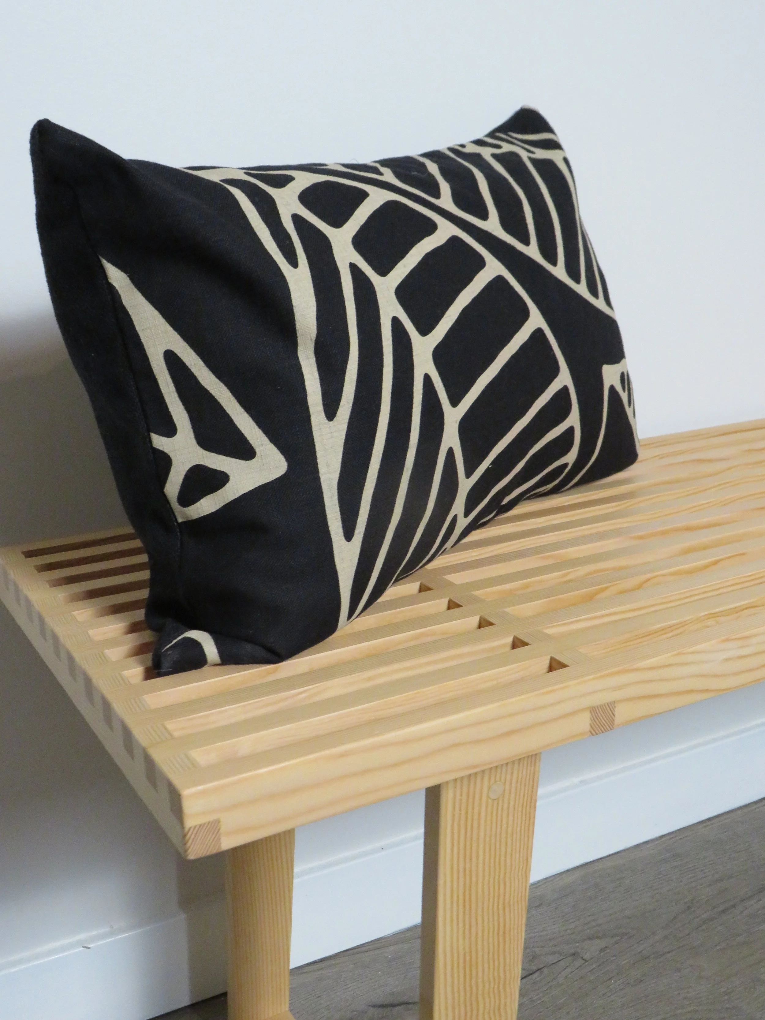 slatted_bench.JPG