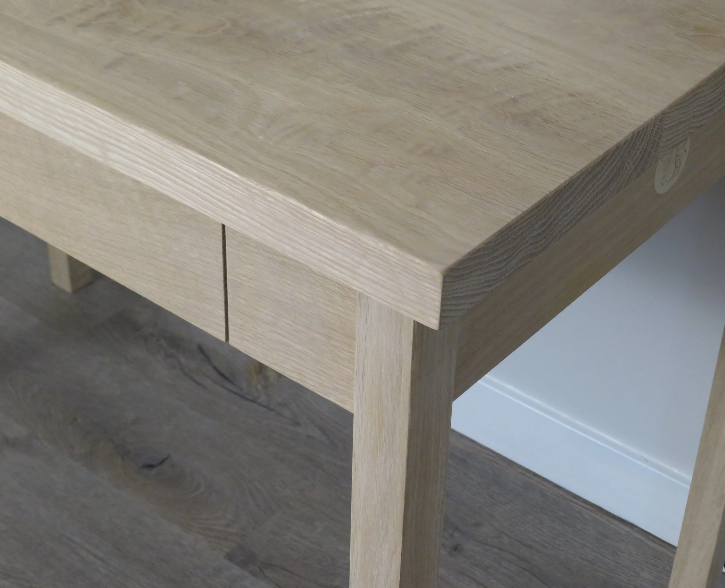 small_oak_desk.JPG