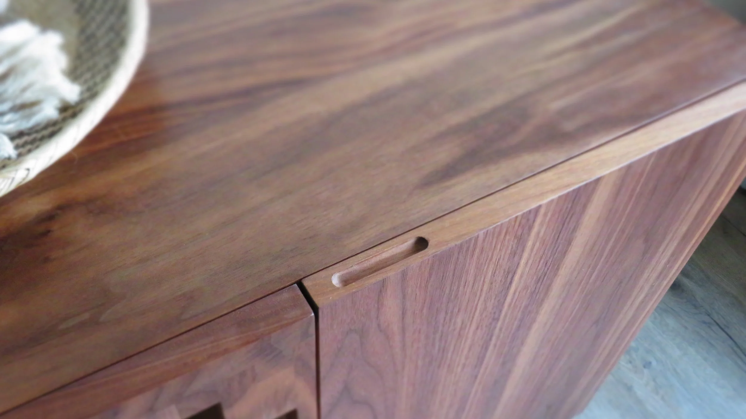 Walnut_cabinet_Bibbyfinefurniture.JPG