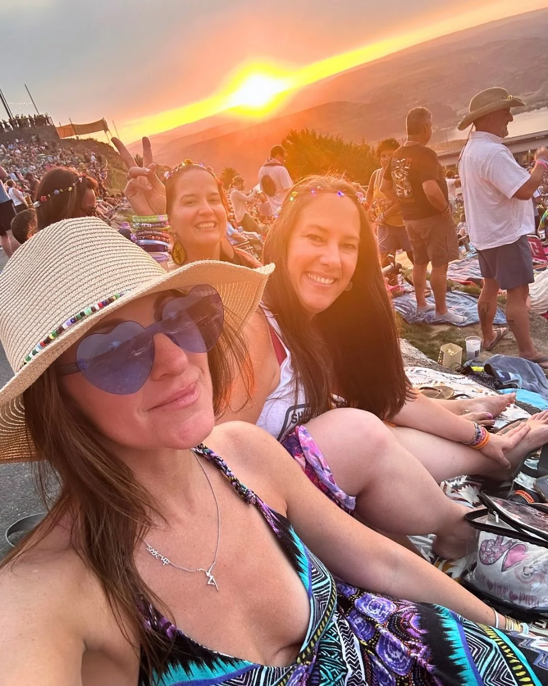 I love Dave Halloween&hellip;because what do you mean you&rsquo;re going as the entire Before These Crowded Streets album live at The Gorge, N2 Labor Dave Weekend 2025? 🎶🎸🎹🎺🥁🎷🪕🎻🔥

First time getting Halloween live &mdash; obviously had to po