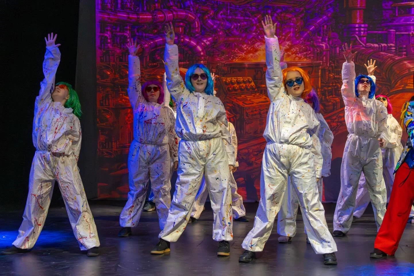 The first weekend of Charlie and the Chocolate Factory is complete! The last four shows will be performed at 12:00 p.m. and 4:00 p.m. on April 18 and 19 at the @hangartheatre. This show is sold out, but there will be a waitlist available 45 minutes p