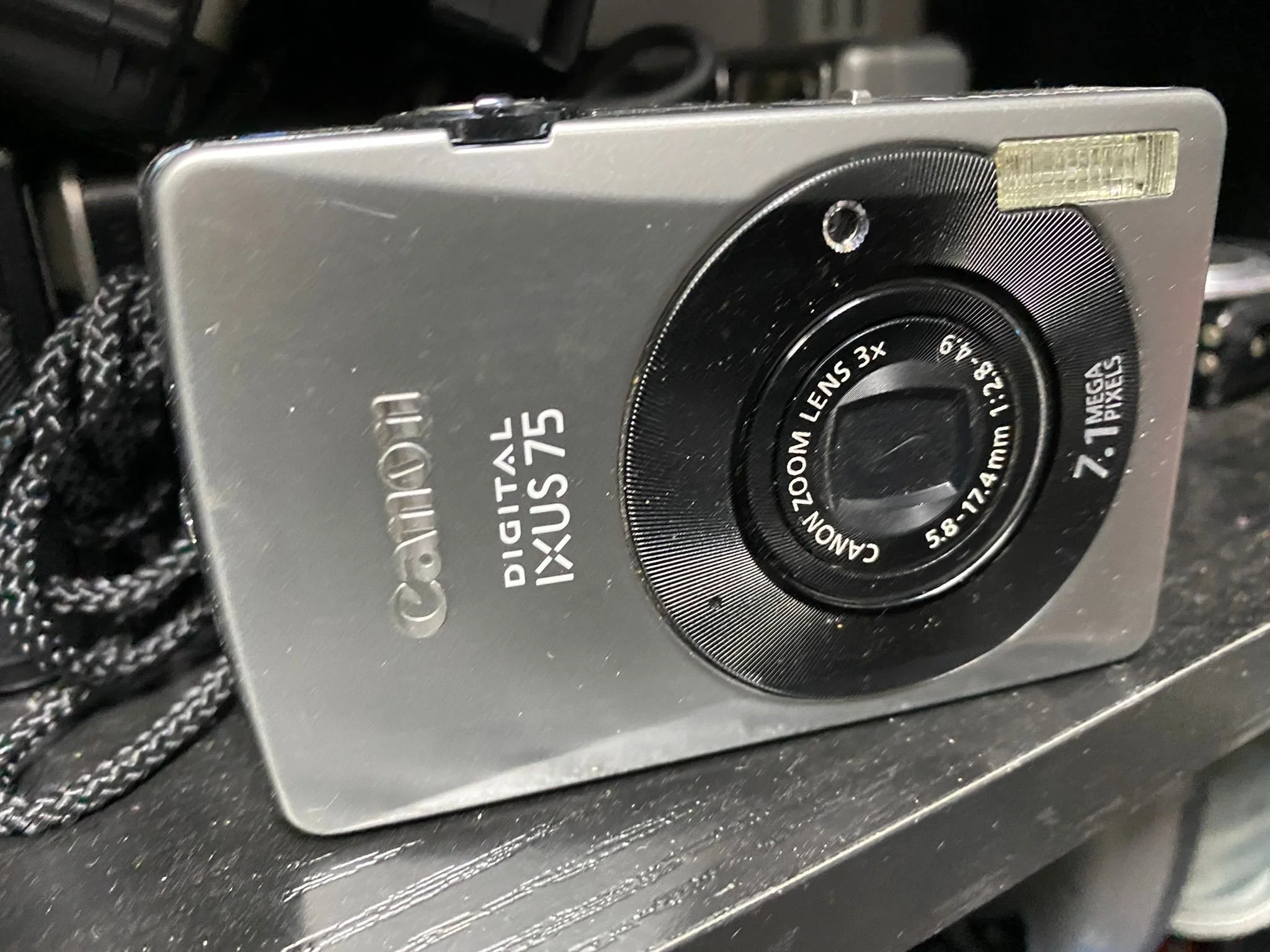 Canon IXUS 75 7.1MP Digital Camera | CONDITION - USED | £39.99