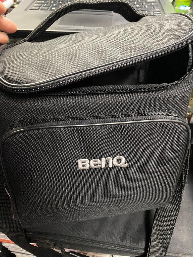 AT BenQ MP612C Colourful Projector With Remote 6.jpeg