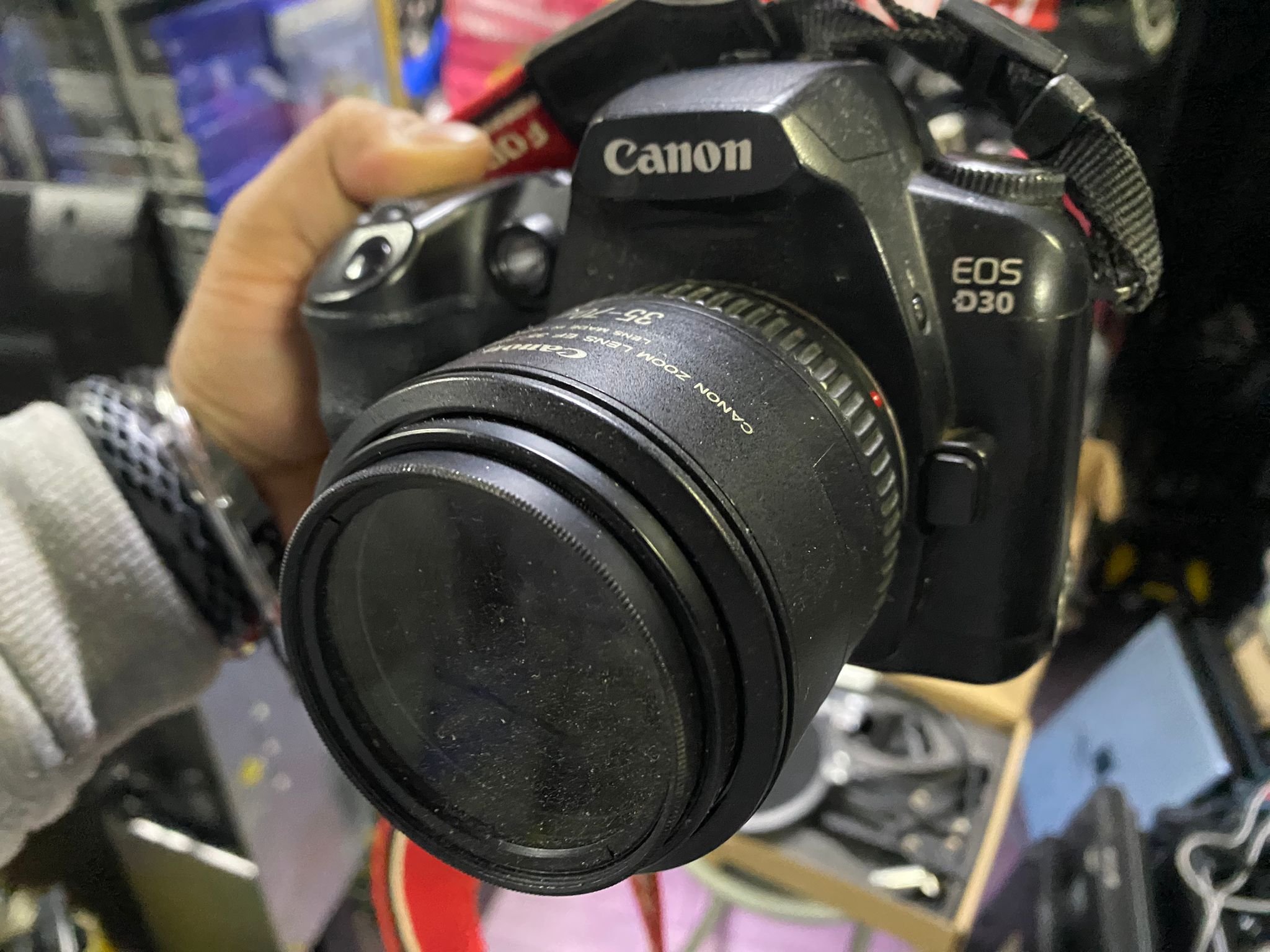 AT USED Canon EOS D30 8.2MP Digital SLR Camera with 35-70mm EF Lens Kit.jpeg